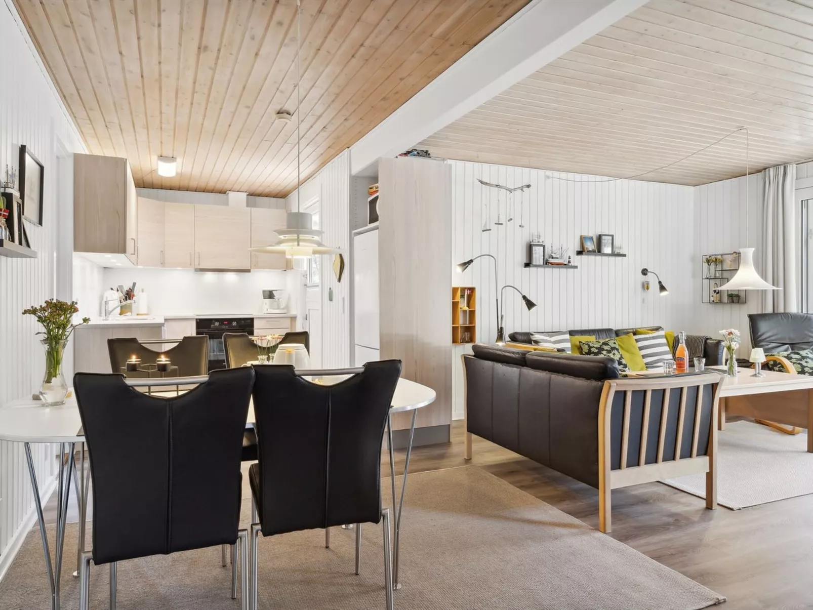 "Sigrun" - 4km from the sea-Drinnen