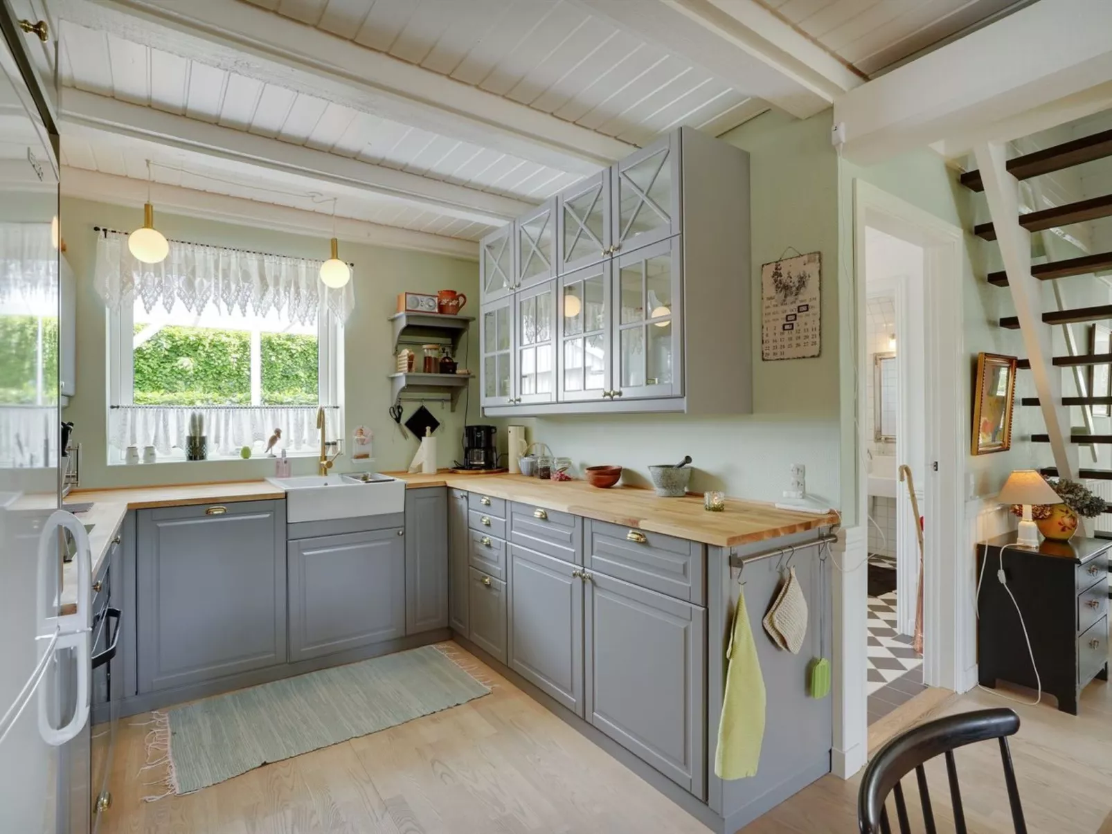 "Tamer" - 500m to the fjord-Drinnen