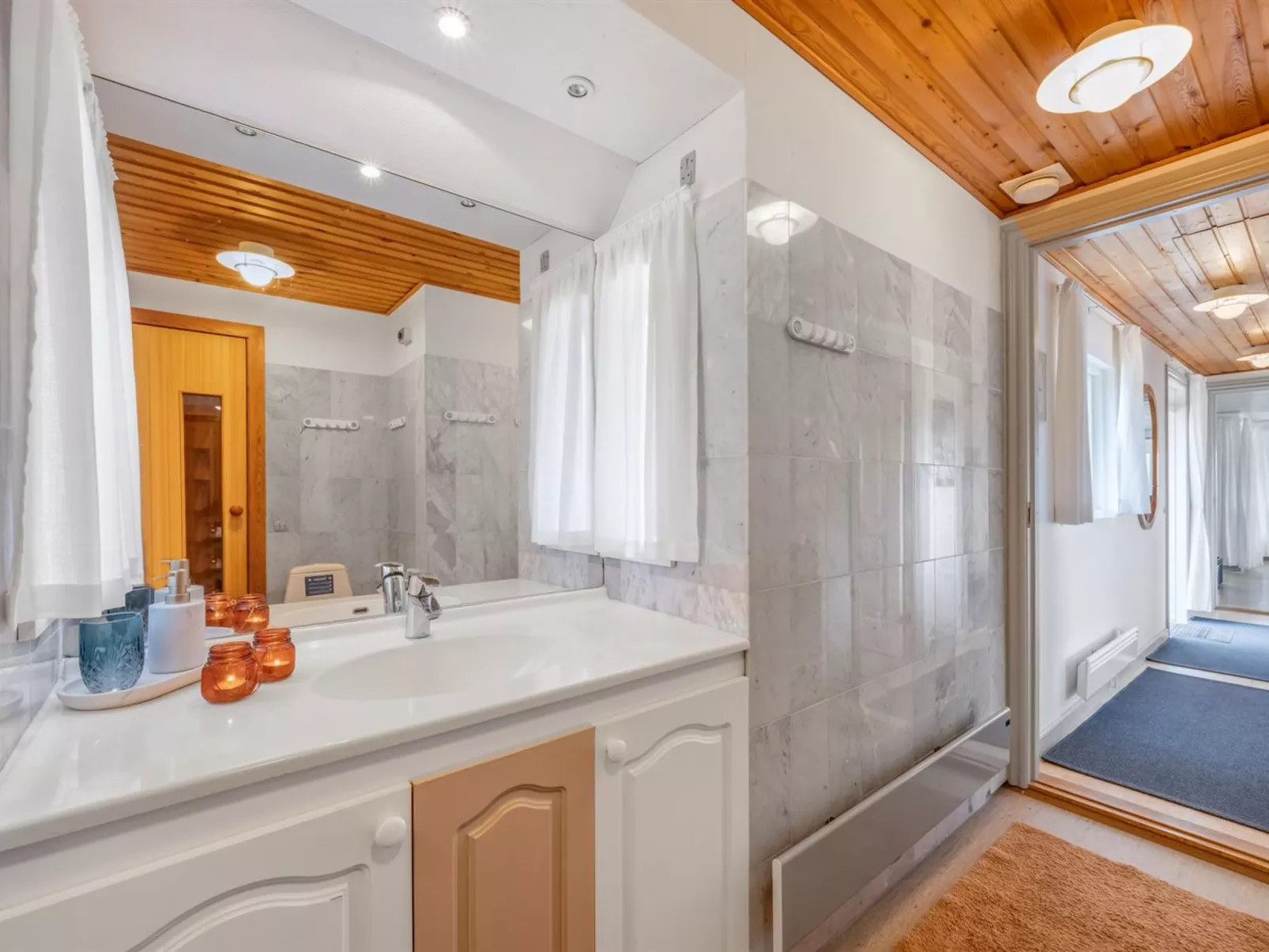 "Nicolaus" -  from the sea-Dedans