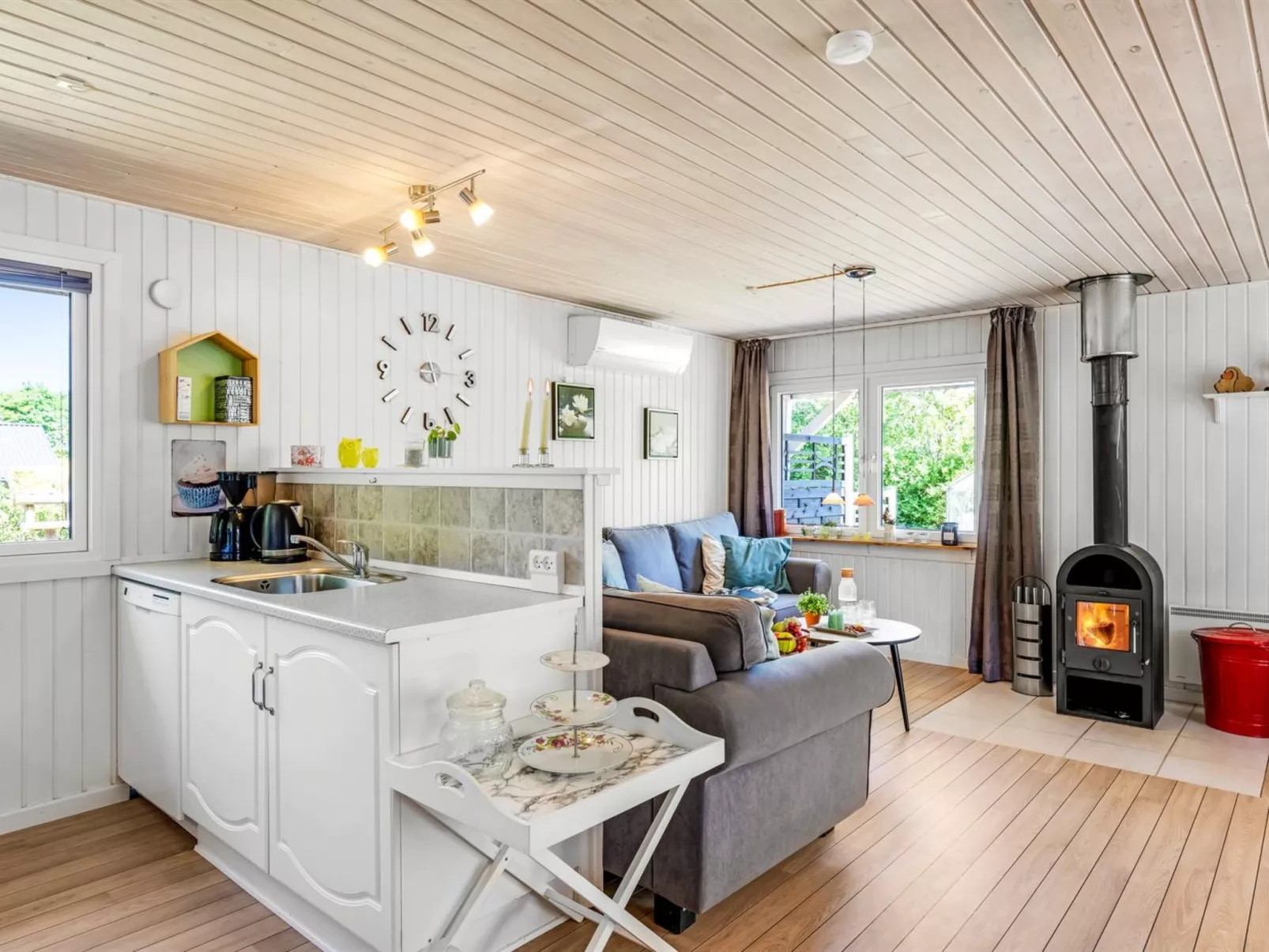 "Sebine" - 400m to the fjord-Dedans