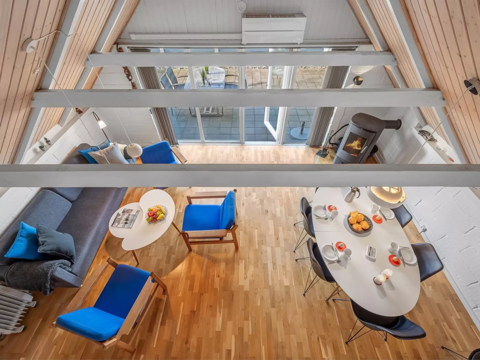 "Hemfrith" - 800m to the fjord-Dedans