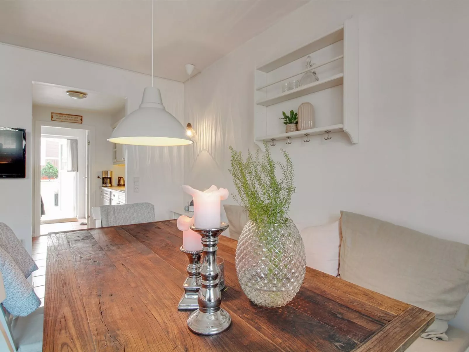 "Vinny" - 1.2km from the sea-Dedans