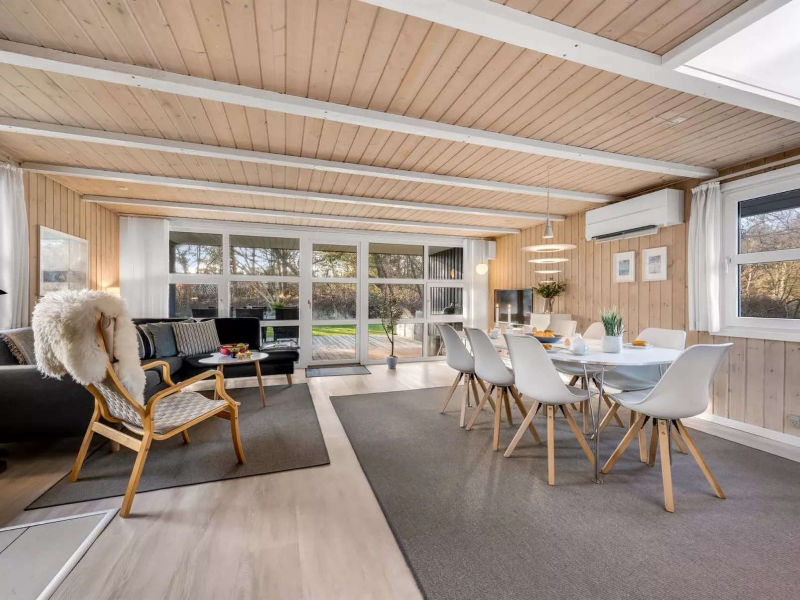 "Yuma" - 1km from the sea-Inside