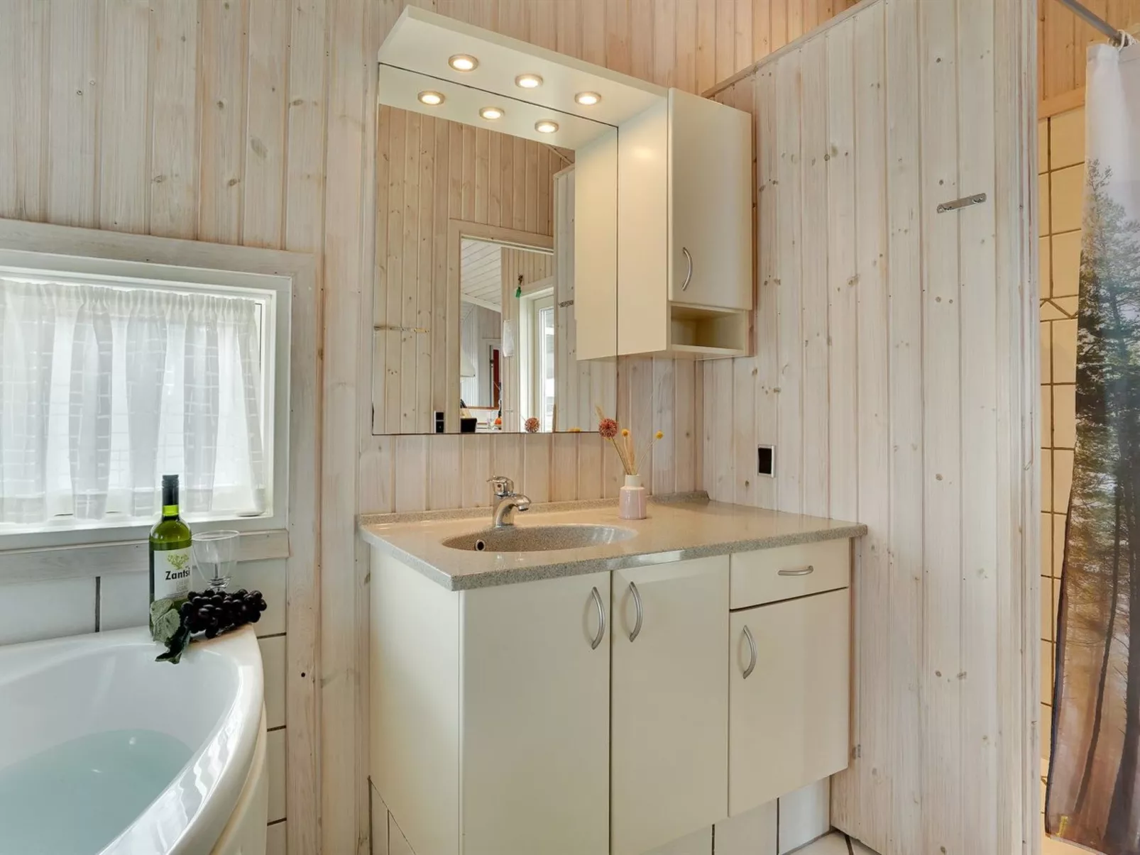 "Zaga" -  from the sea-Dedans