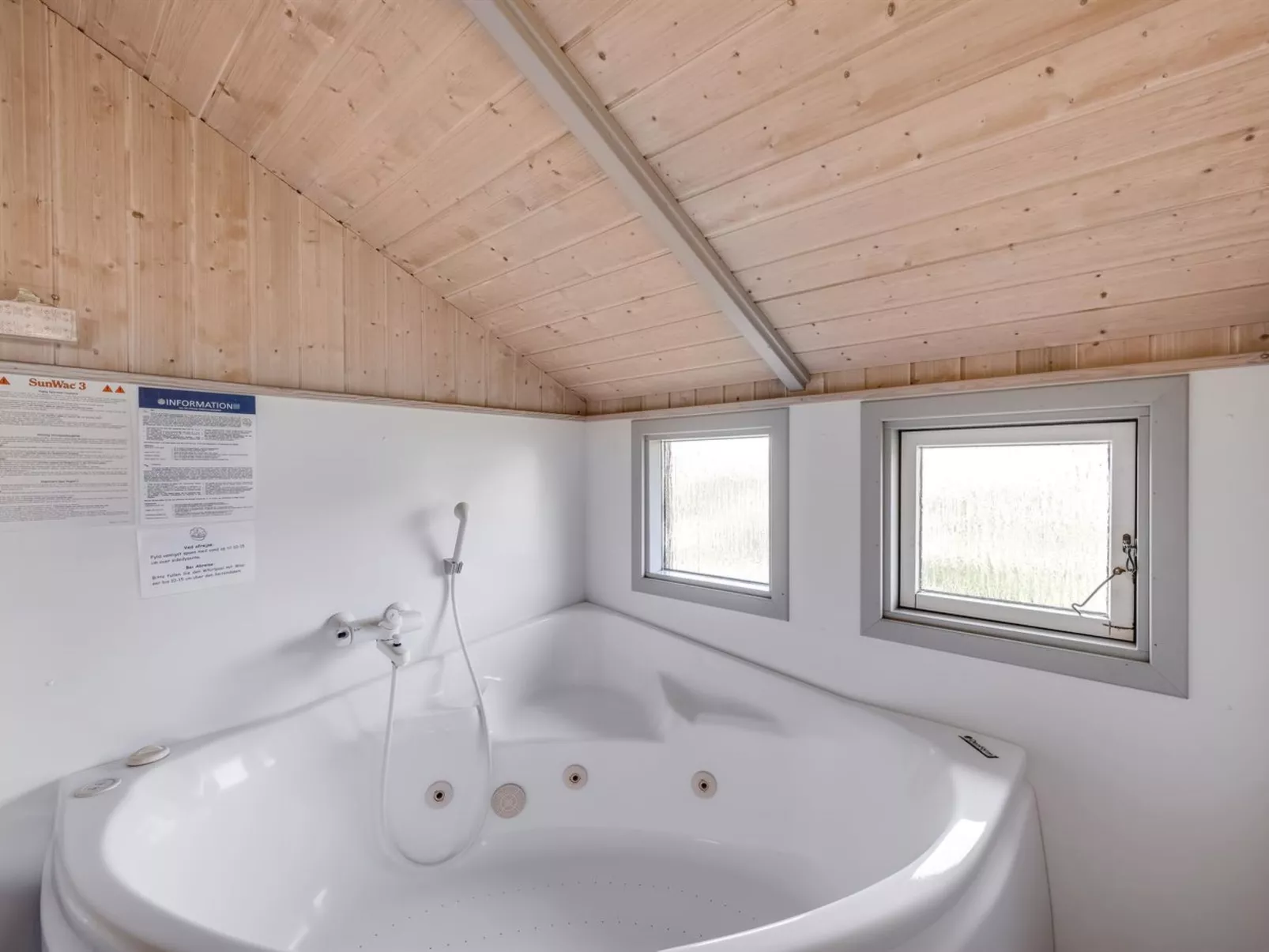 "Tuure" -  from the sea-Dedans