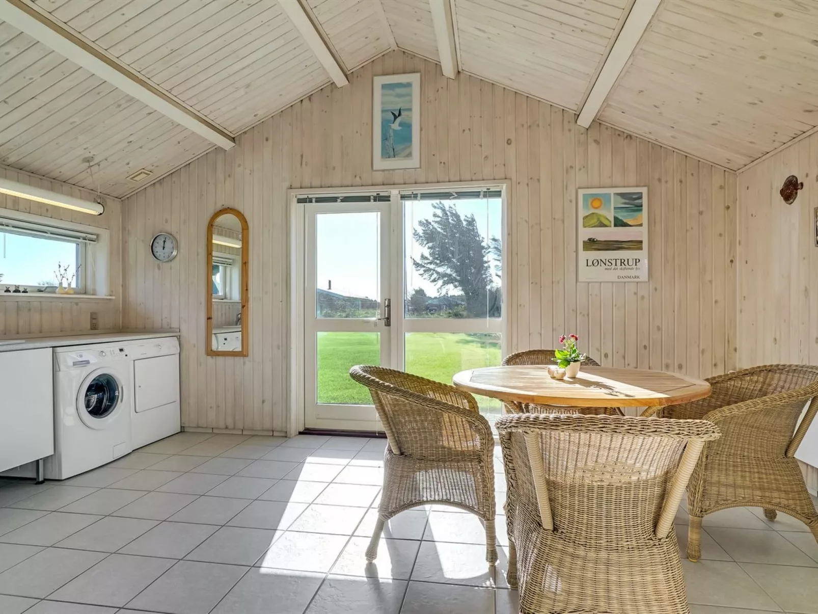 "Aashild" - 400m from the sea-Inside