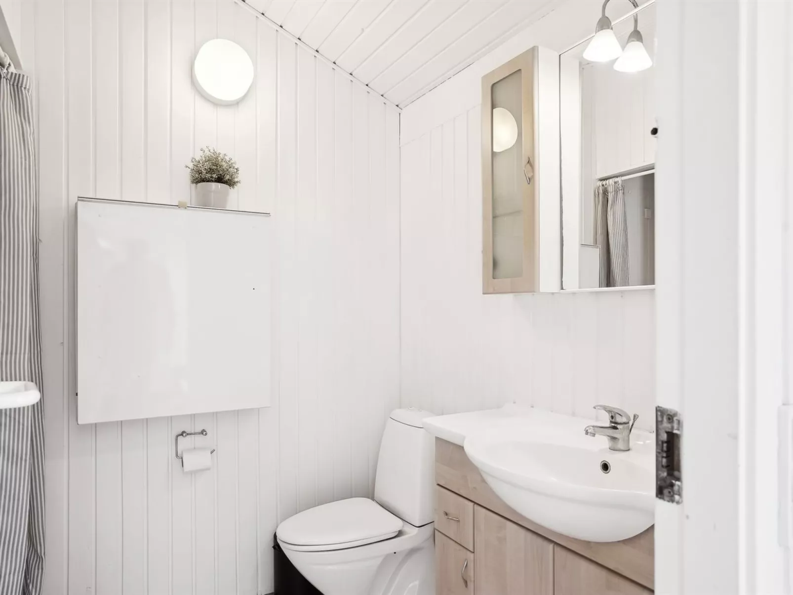 "Blondine" - 940m from the sea-Dedans