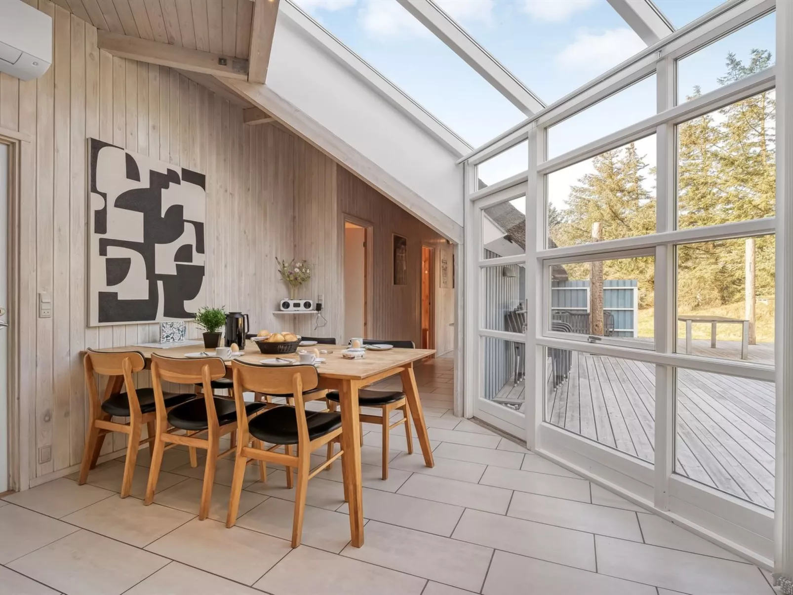 "Kenny" - 1.2km from the sea-Inside