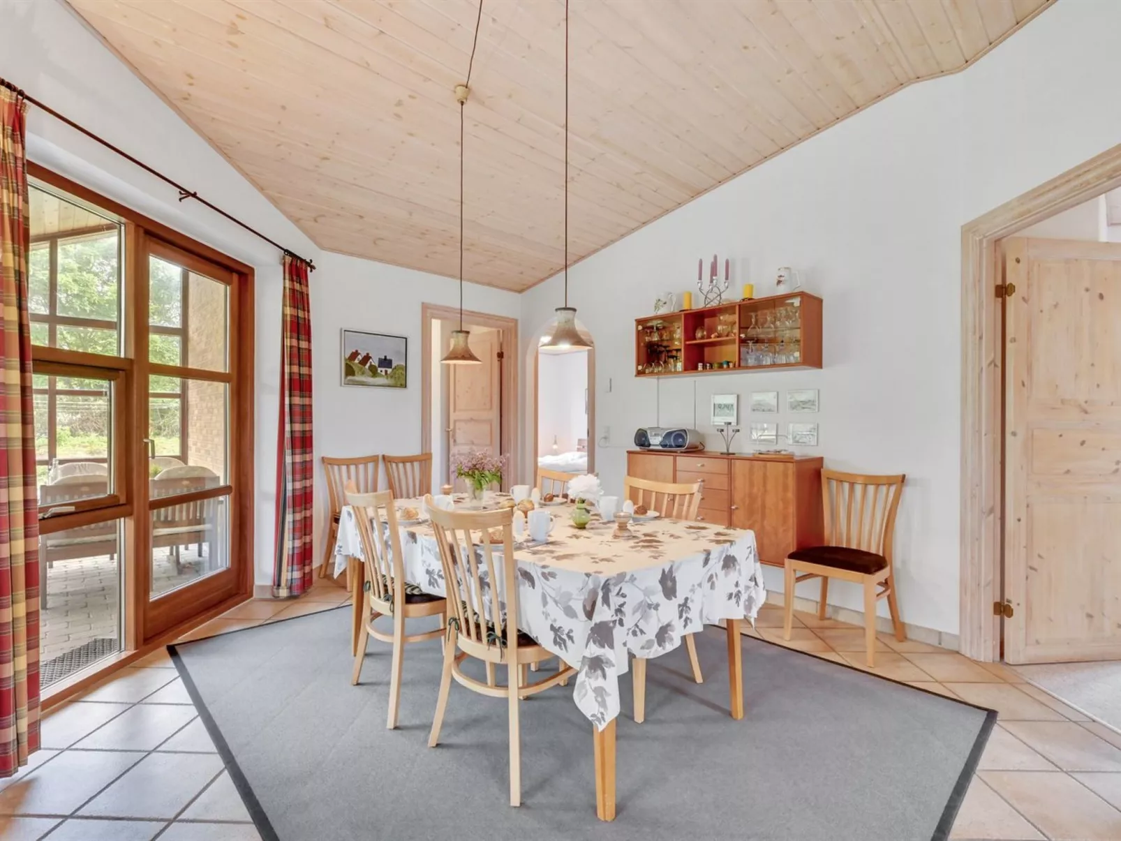 "Rika" - 525m to the fjord-Inside