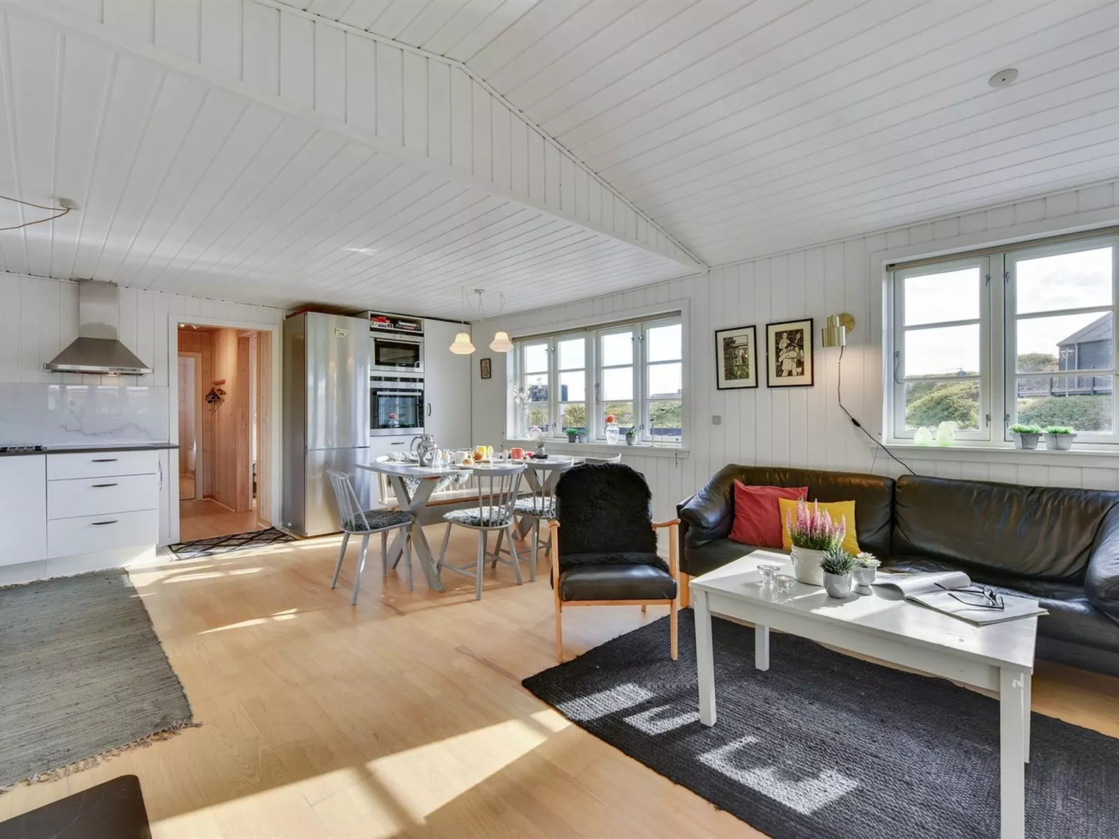 "Ayu" - 100m from the sea-Drinnen