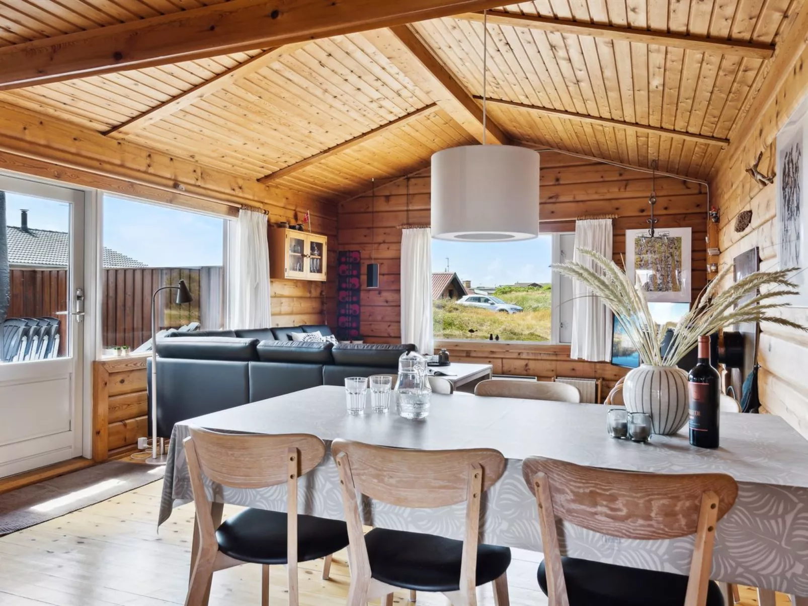 "Evelin" -  from the sea-Drinnen