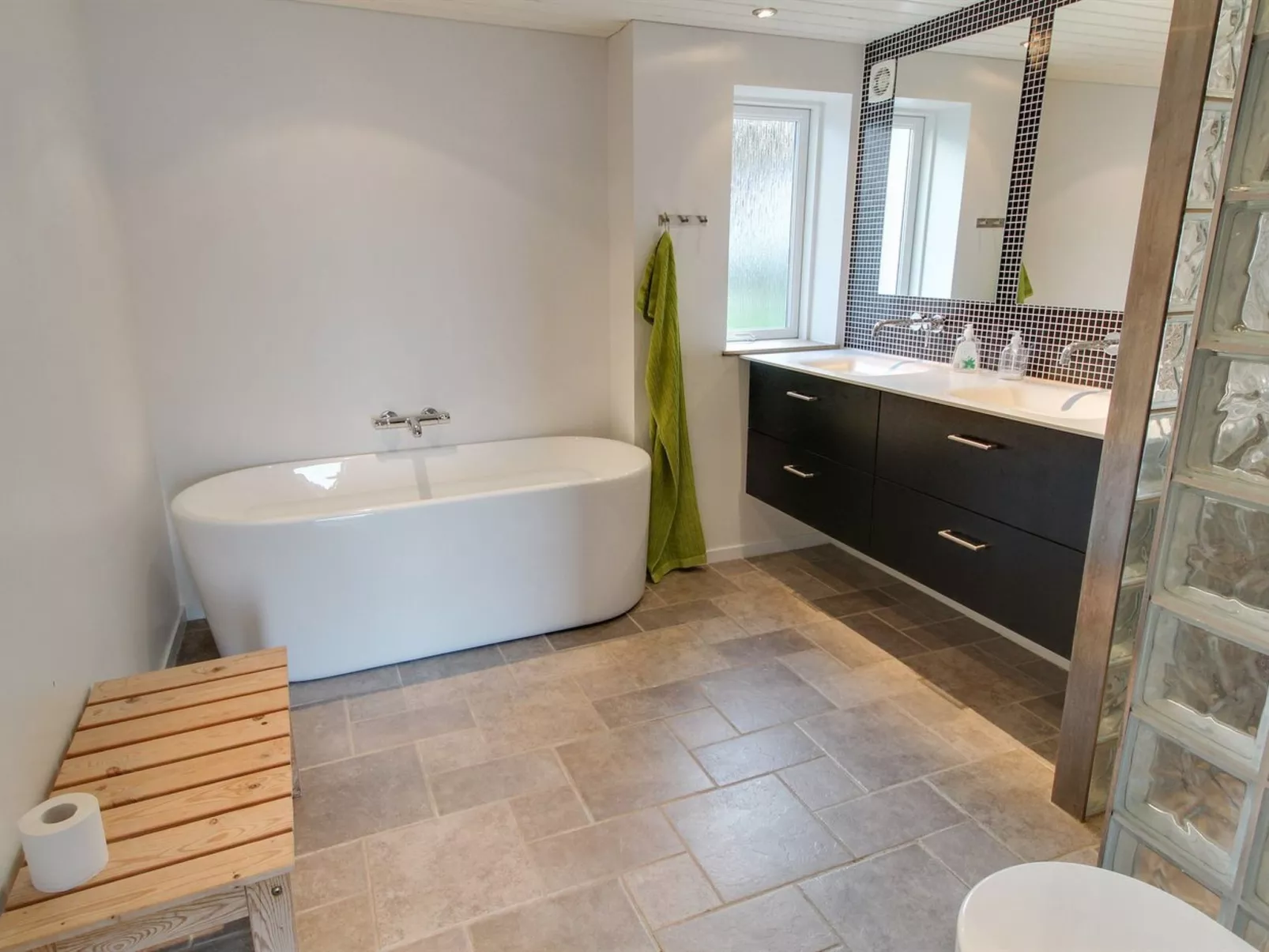 "Alkmar" - 75m from the sea-Drinnen