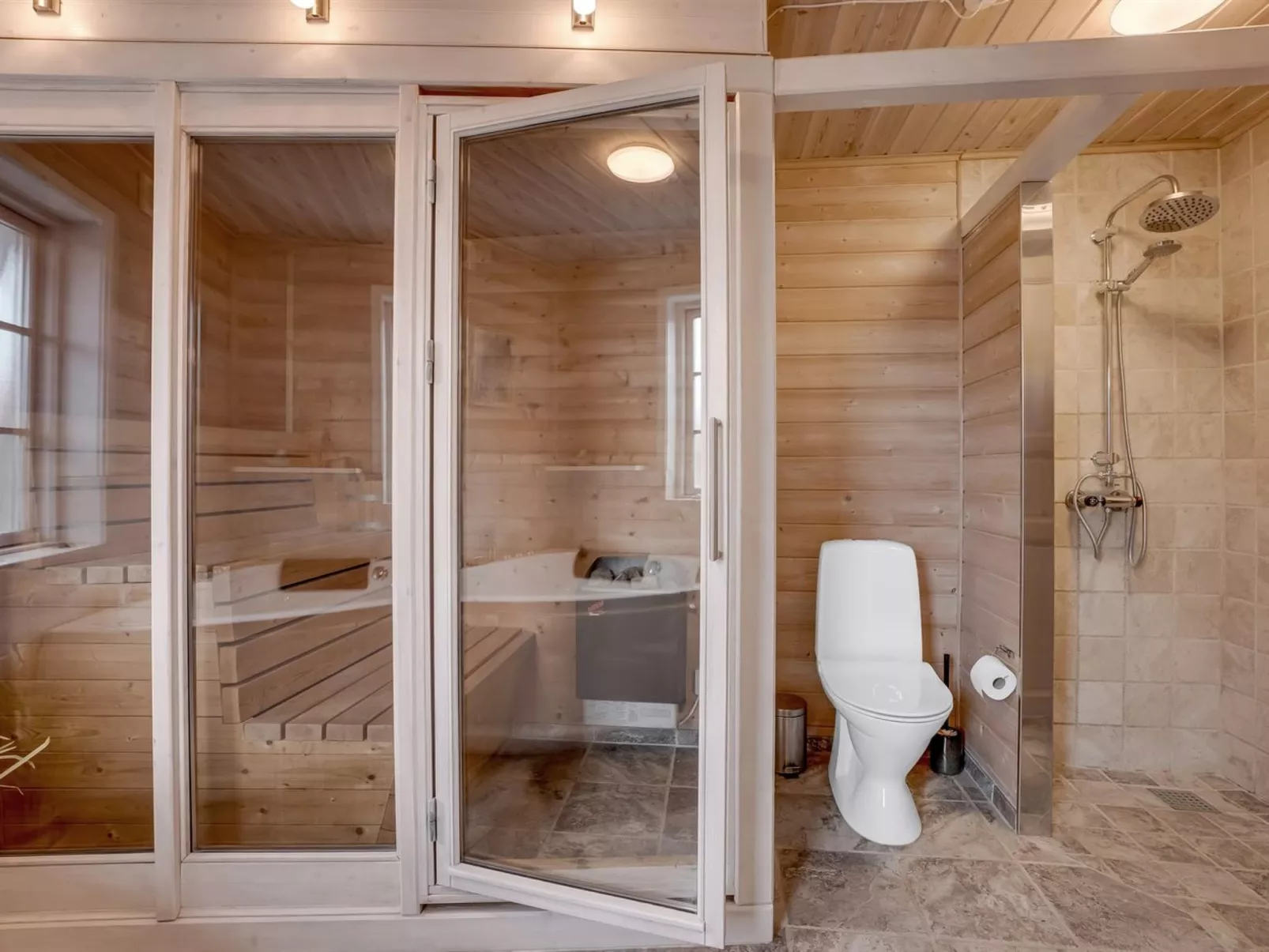 "Zişan" - 1.1km from the sea-Inside