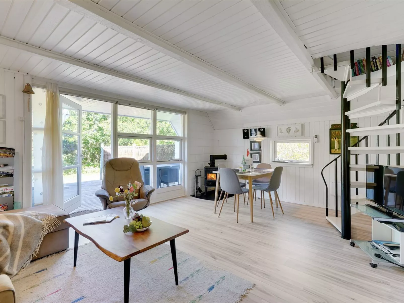 "Amelia" - 250m to the fjord-Inside