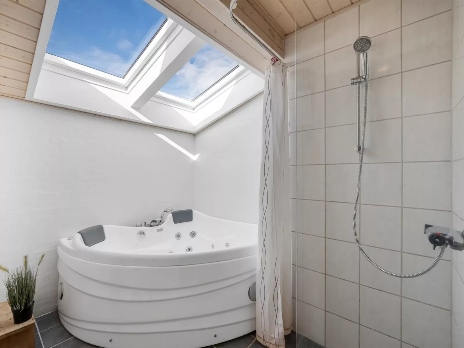 "Sutere" - 200m to the fjord-Inside