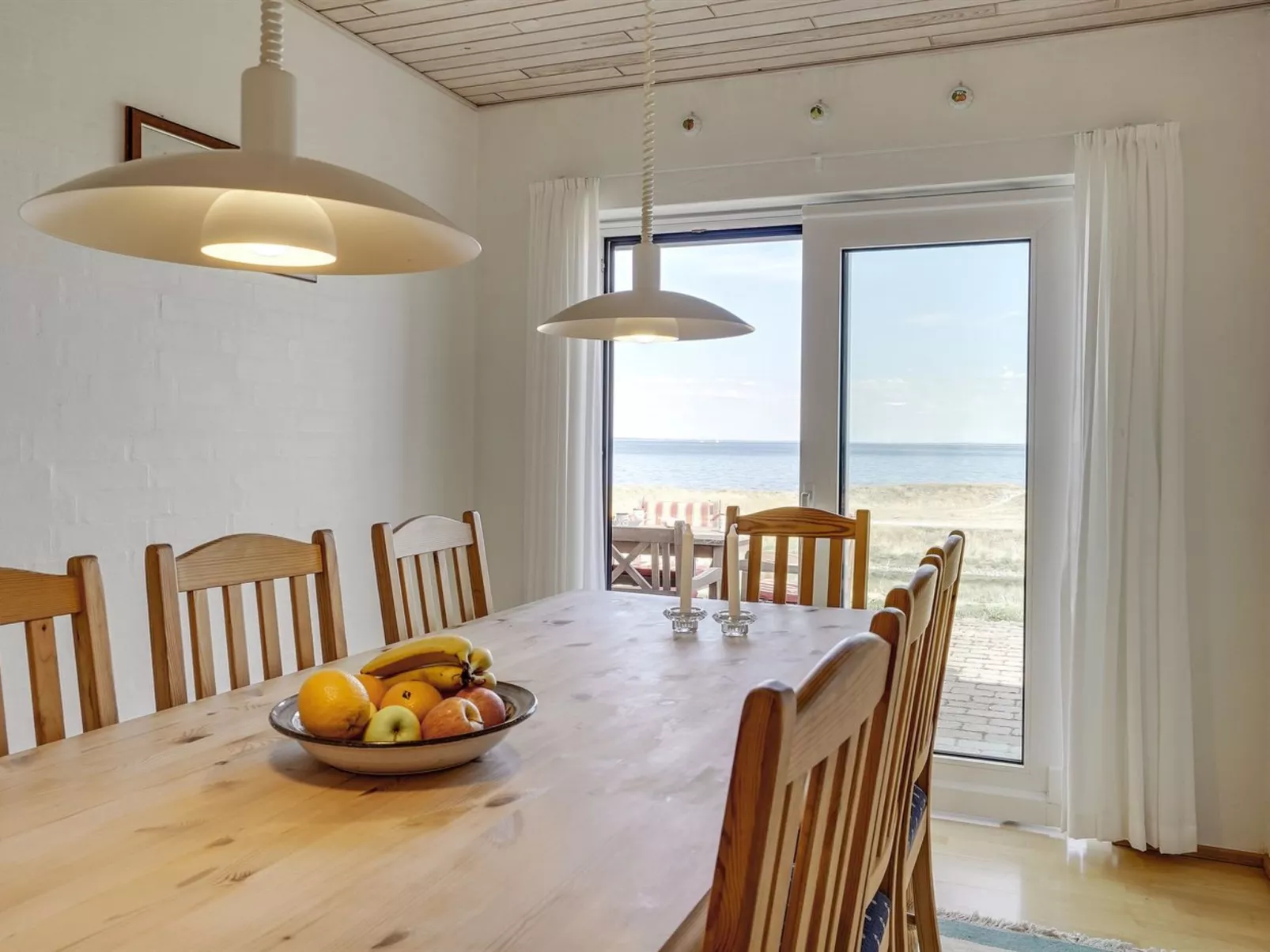 "Yorrick" - 50m to the fjord-Inside