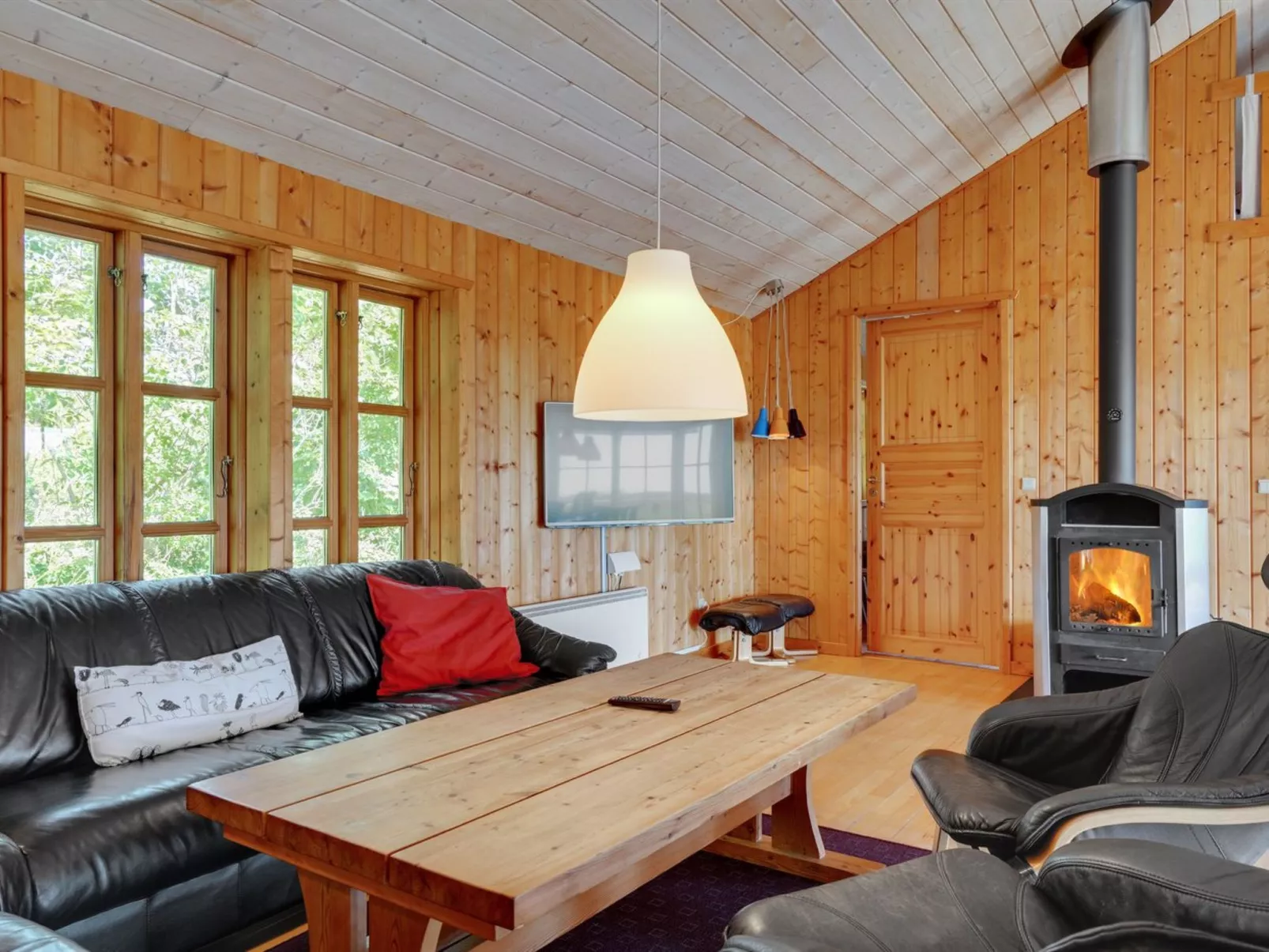 "Hæryst" - 175m from the sea-Inside