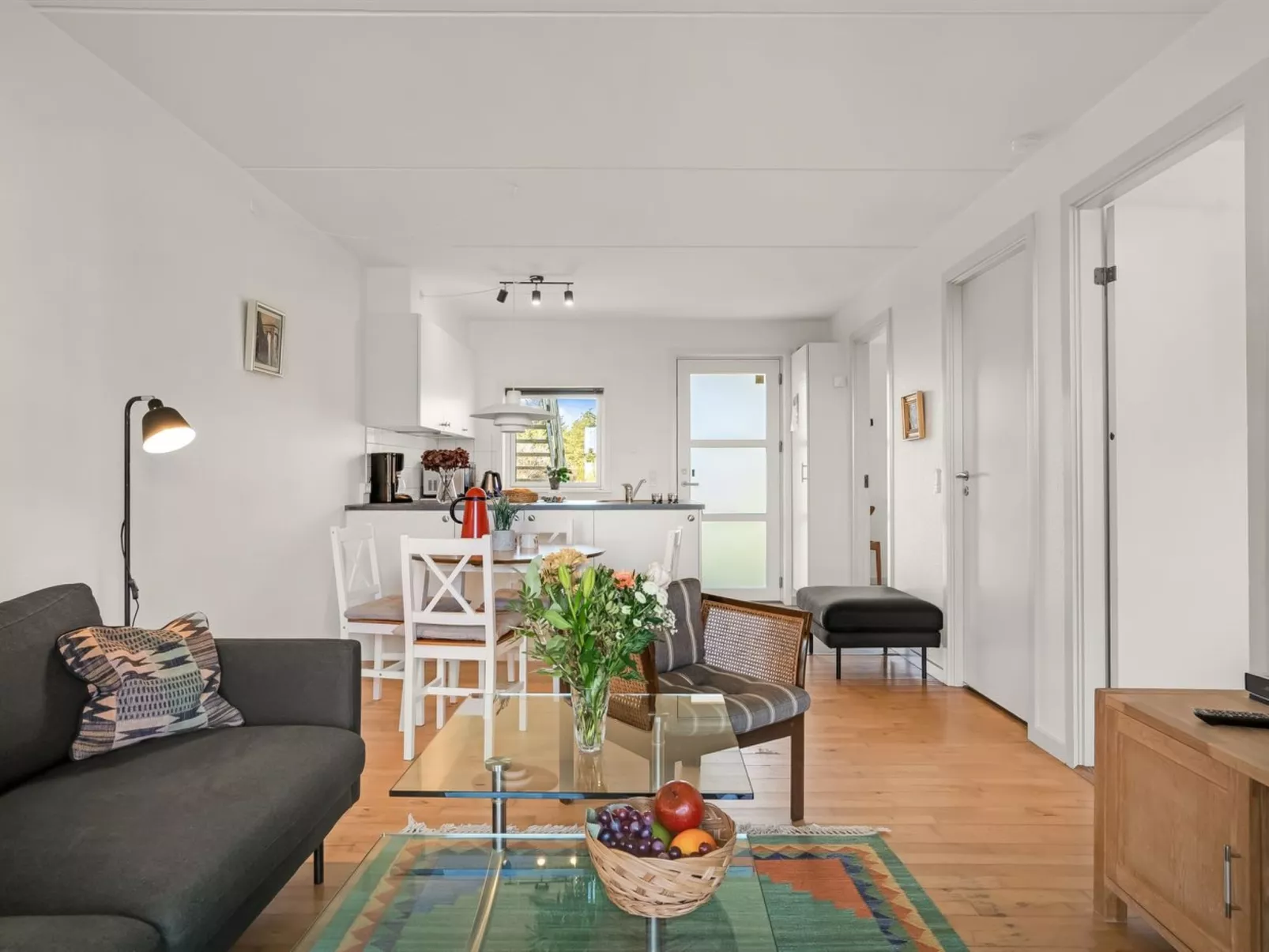 "Jyrki" - 100m from the sea-Drinnen