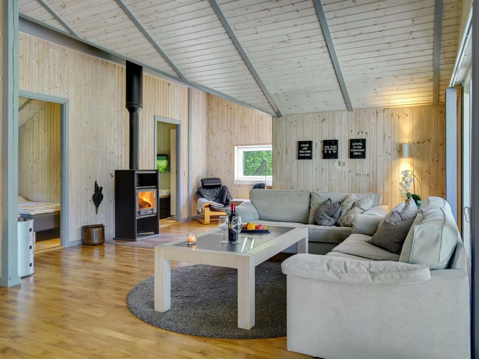 "Sida" - 600m from the sea-Drinnen