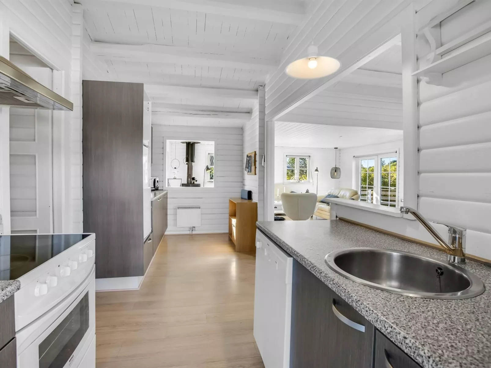 "Aika" - 500m from the sea-Drinnen