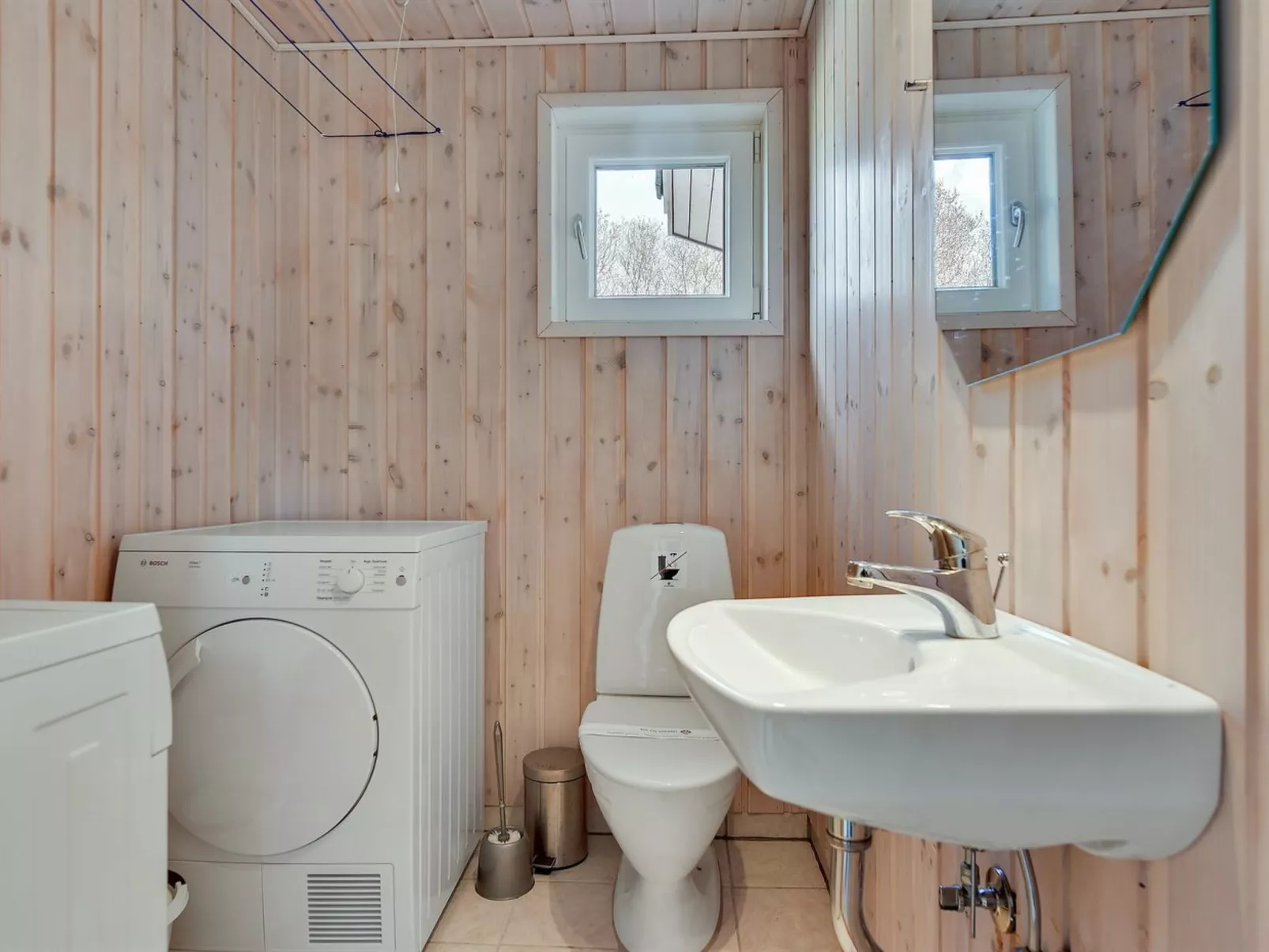 "Enja" - 150m from the sea-Drinnen