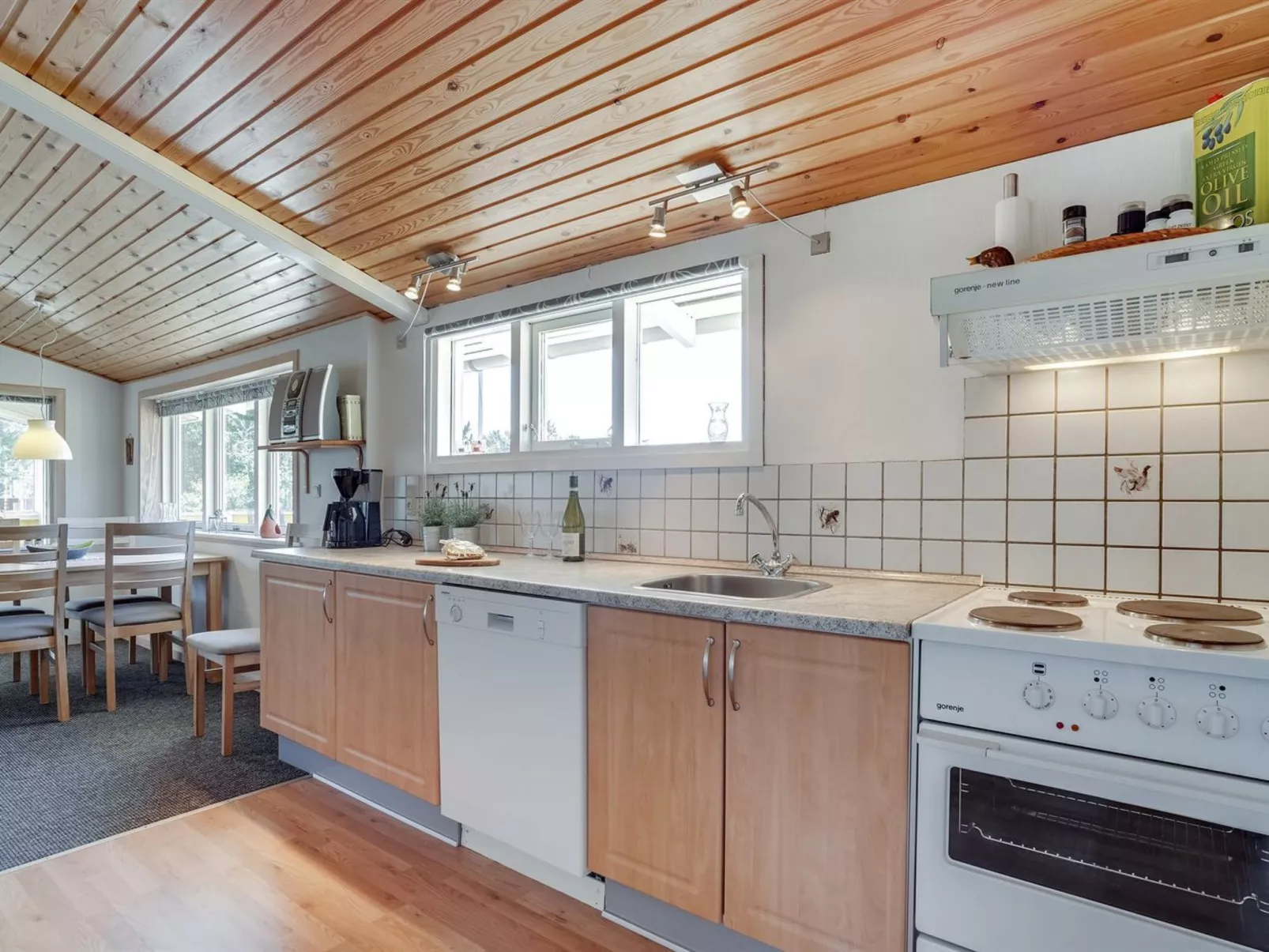 "Jeldrik" - 100m from the sea-Drinnen