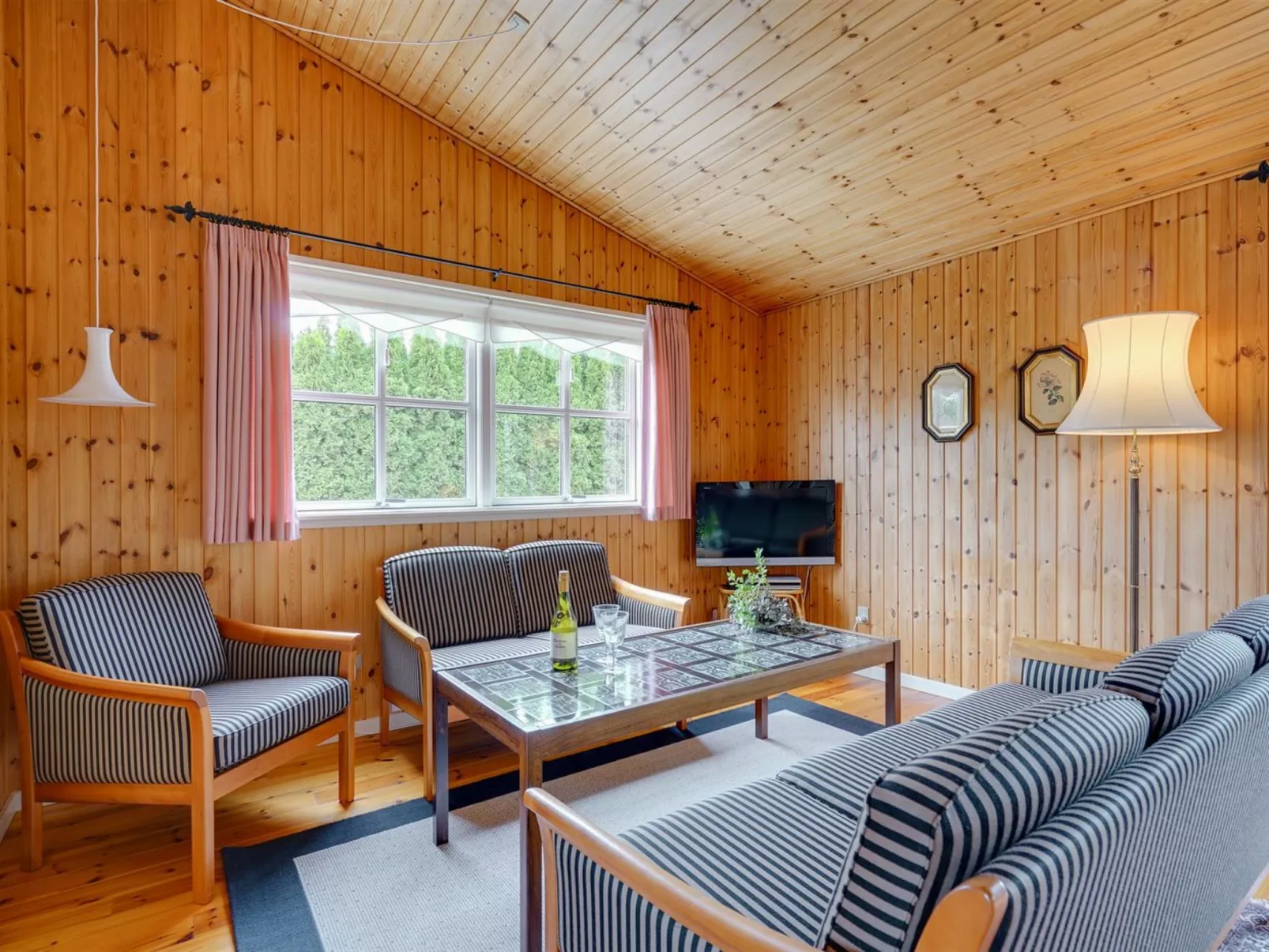 "Siem" - 650m from the sea-Inside