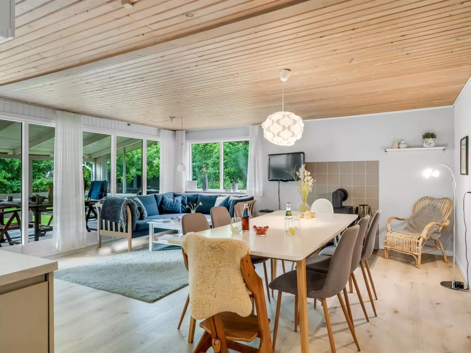 "Fergie" - 400m from the sea-Inside