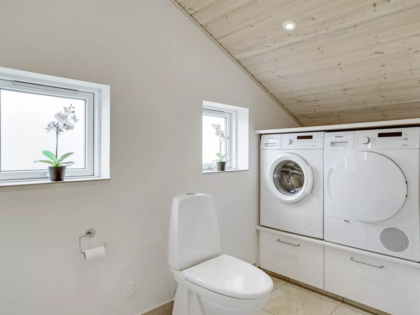 "Mavis" - 800m from the sea-Inside