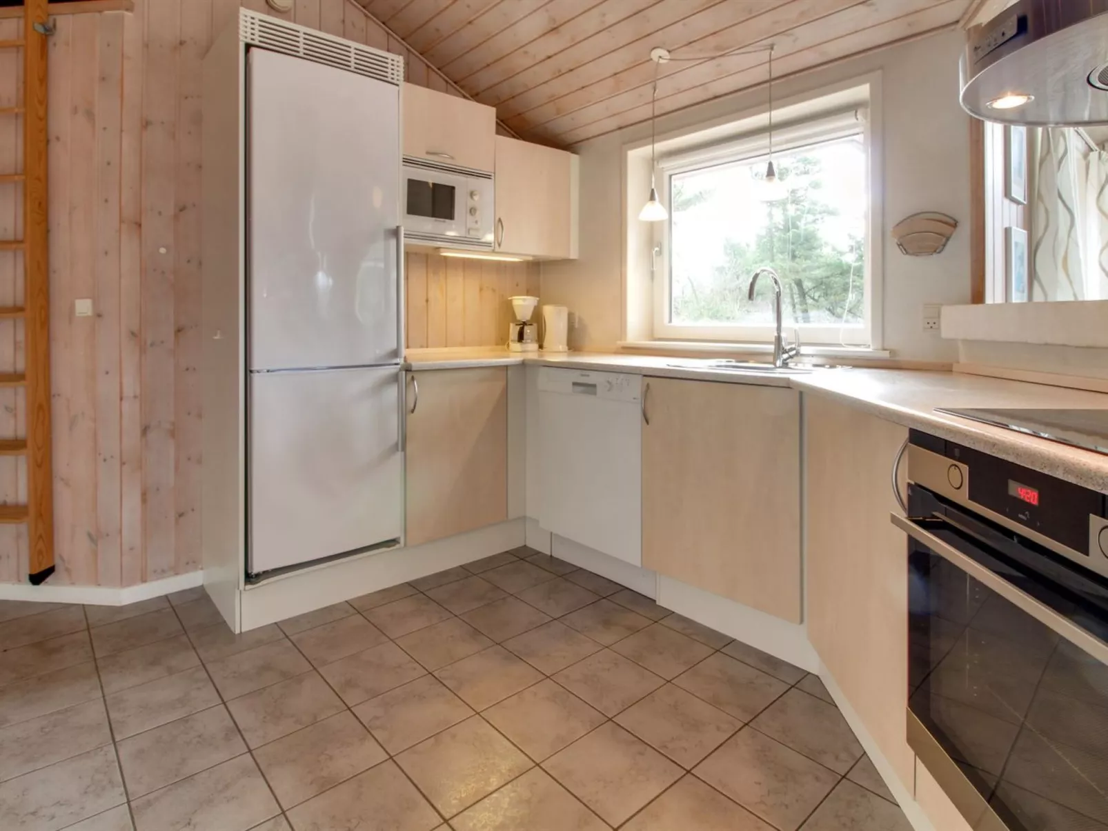 "Taisto" - 1.8km from the sea-Inside