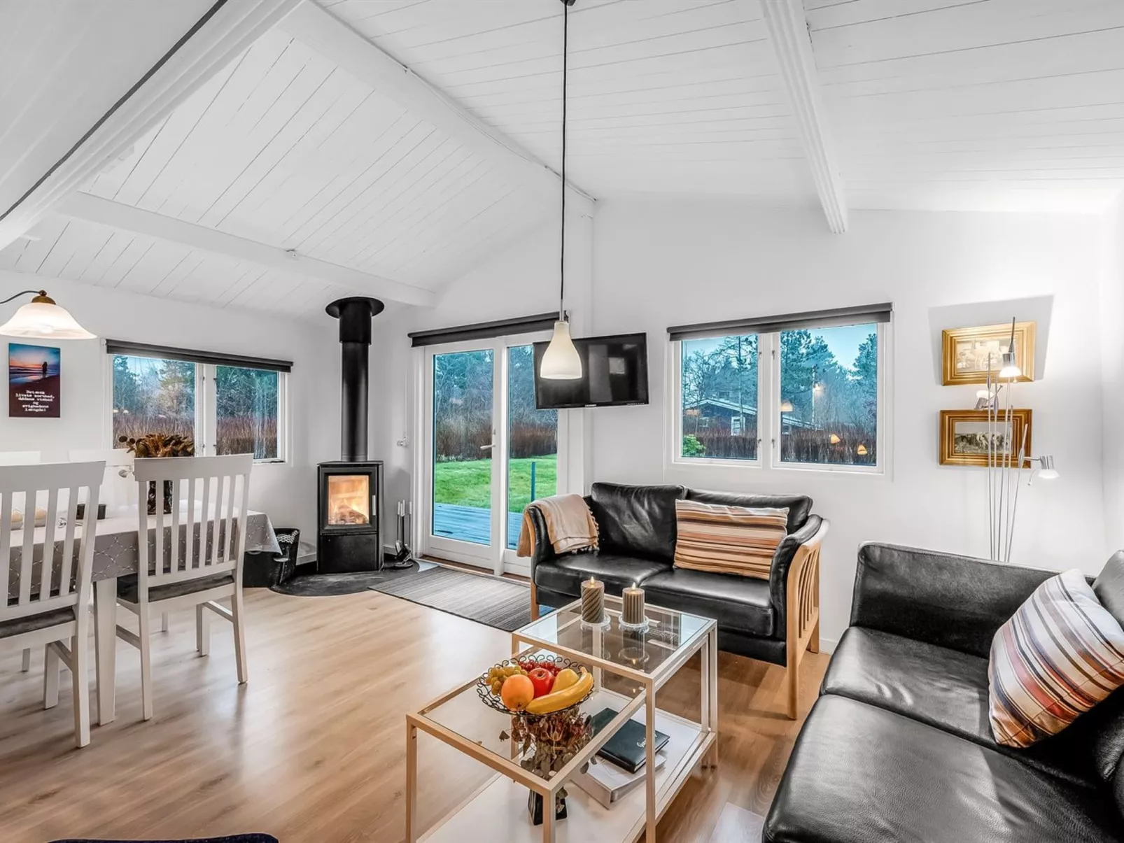 "Staffan" - 200m to the fjord-Inside