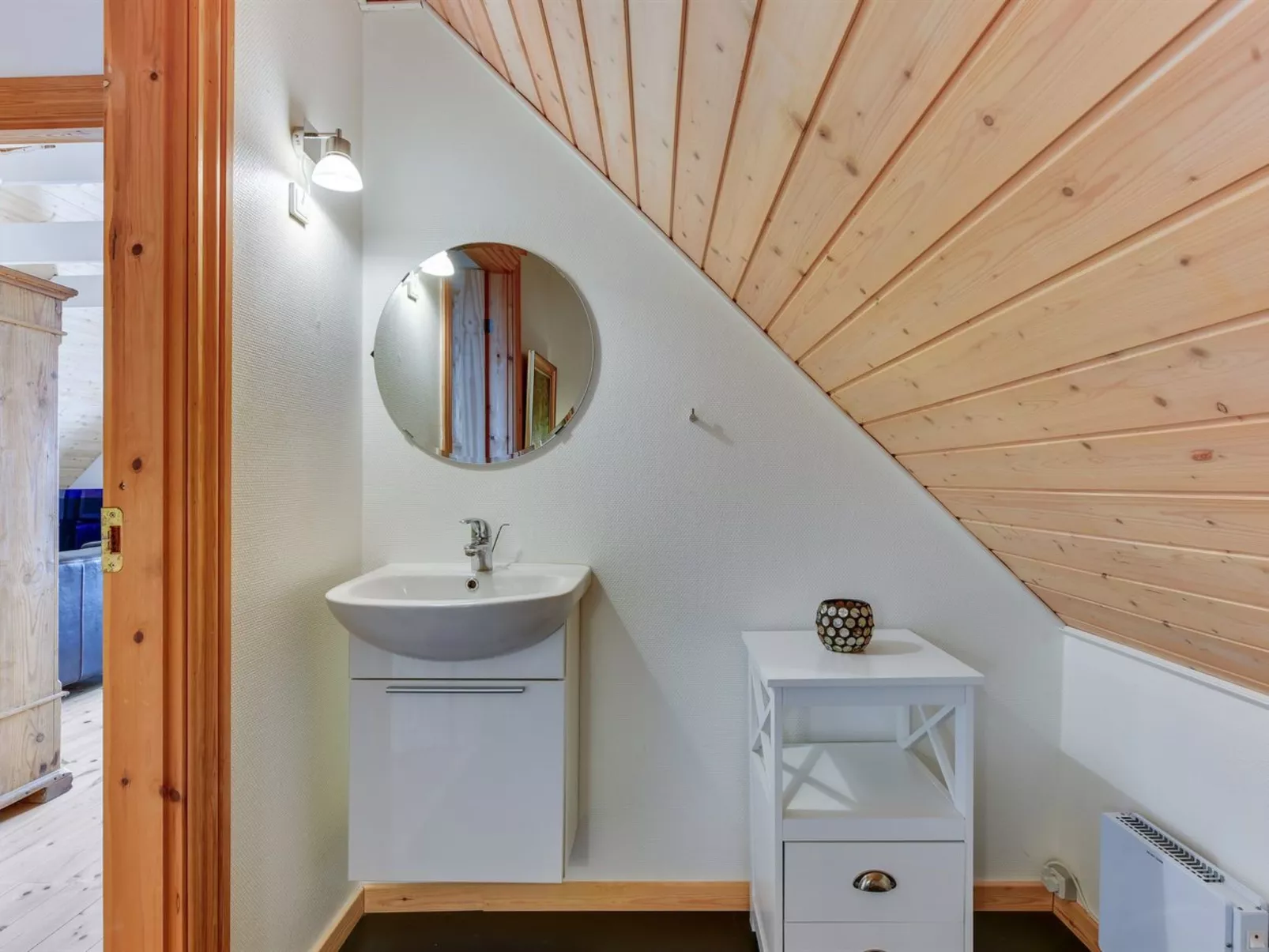 "Iiro" - 2.5km from the sea-Drinnen