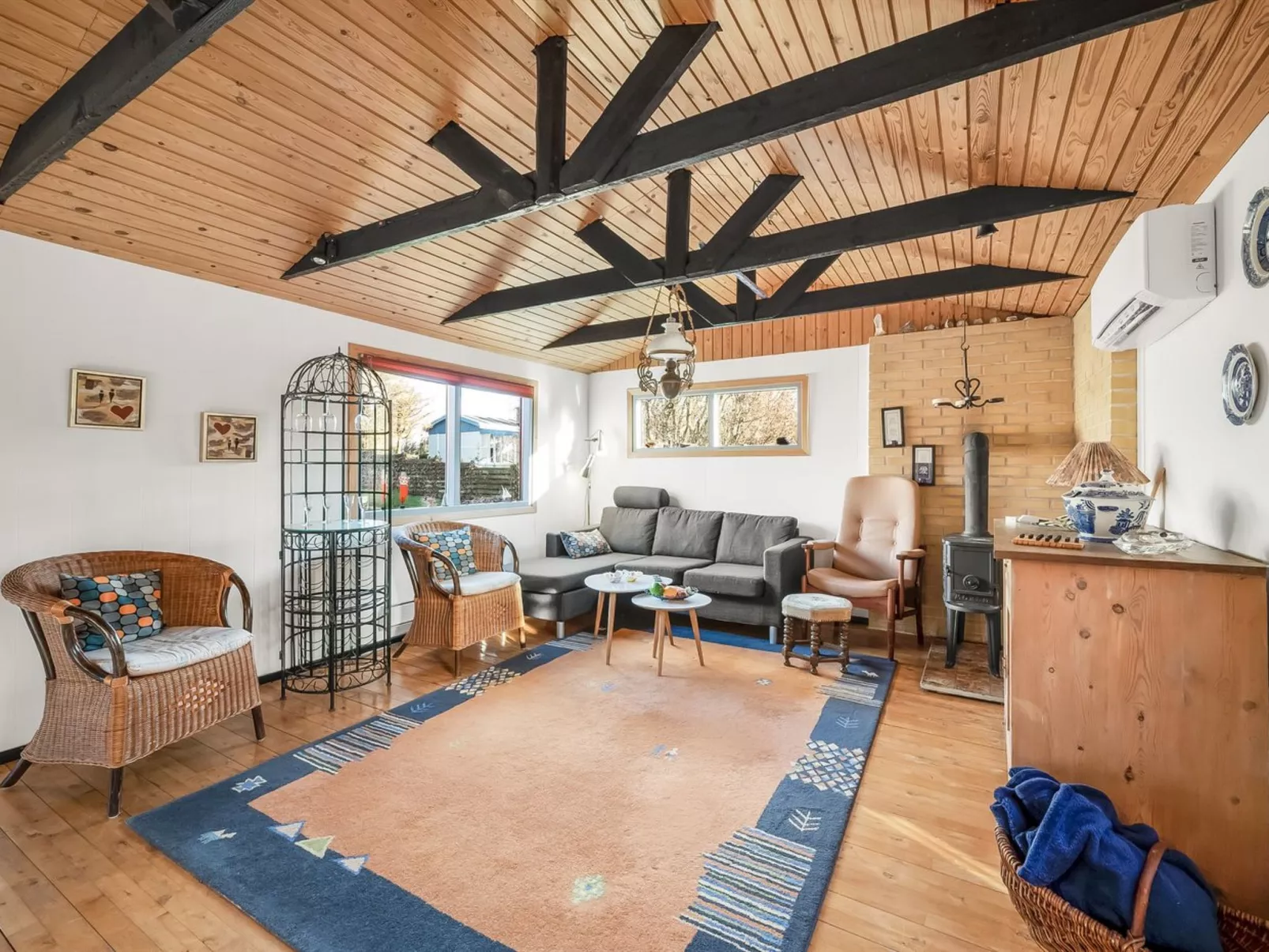 "Alpi" - 250m to the fjord-Inside