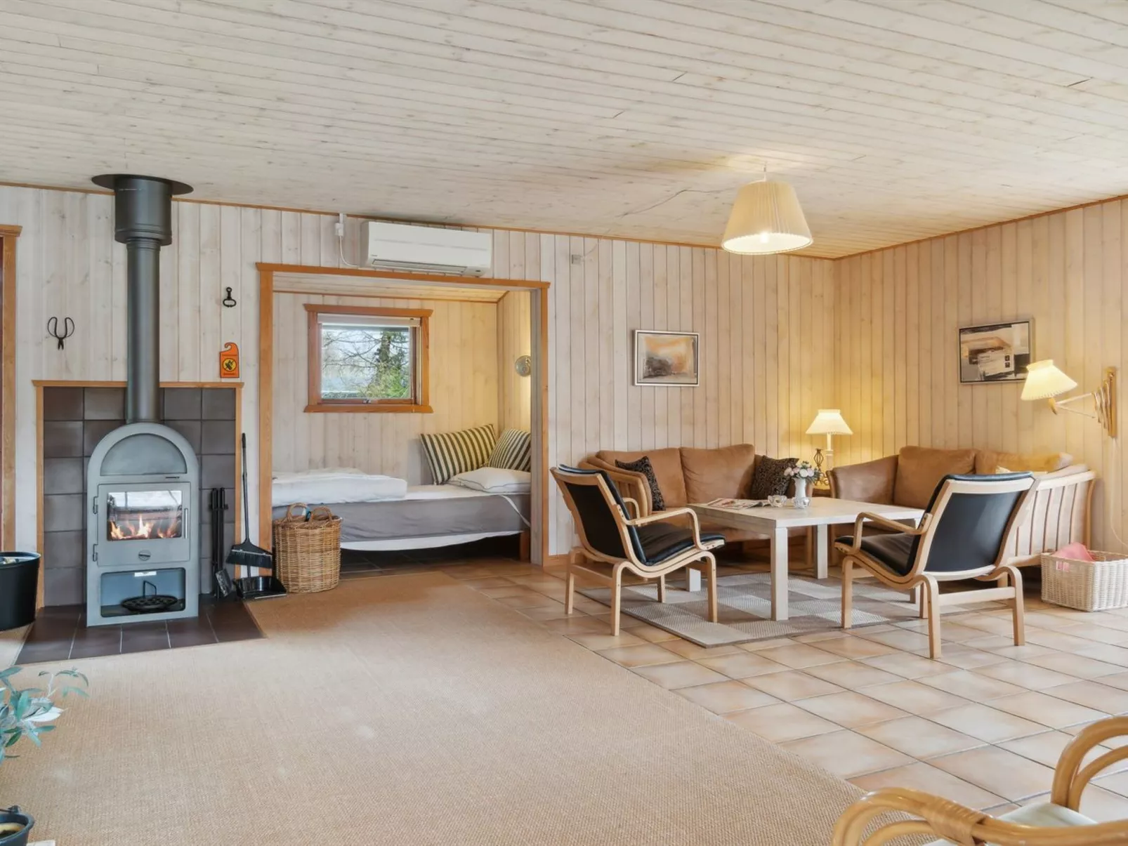 "Linda" - 600m from the sea-Drinnen