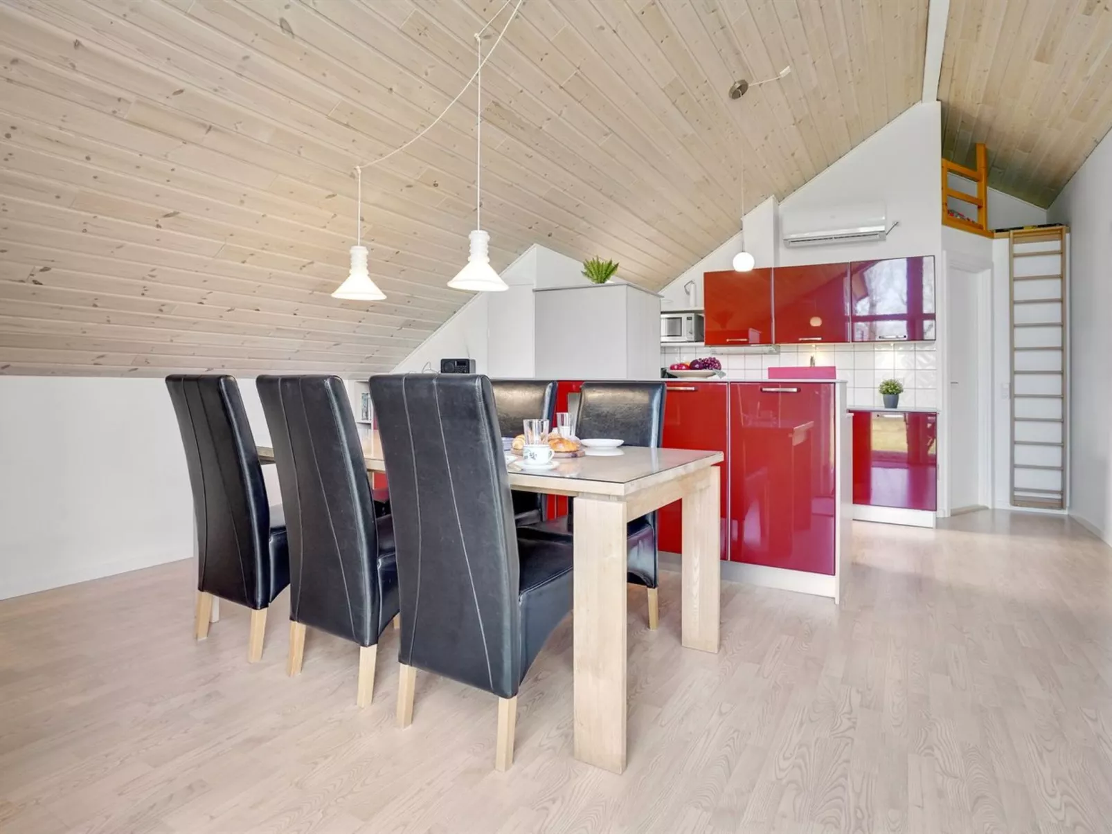 "Tiia" - 29km from the sea-Drinnen