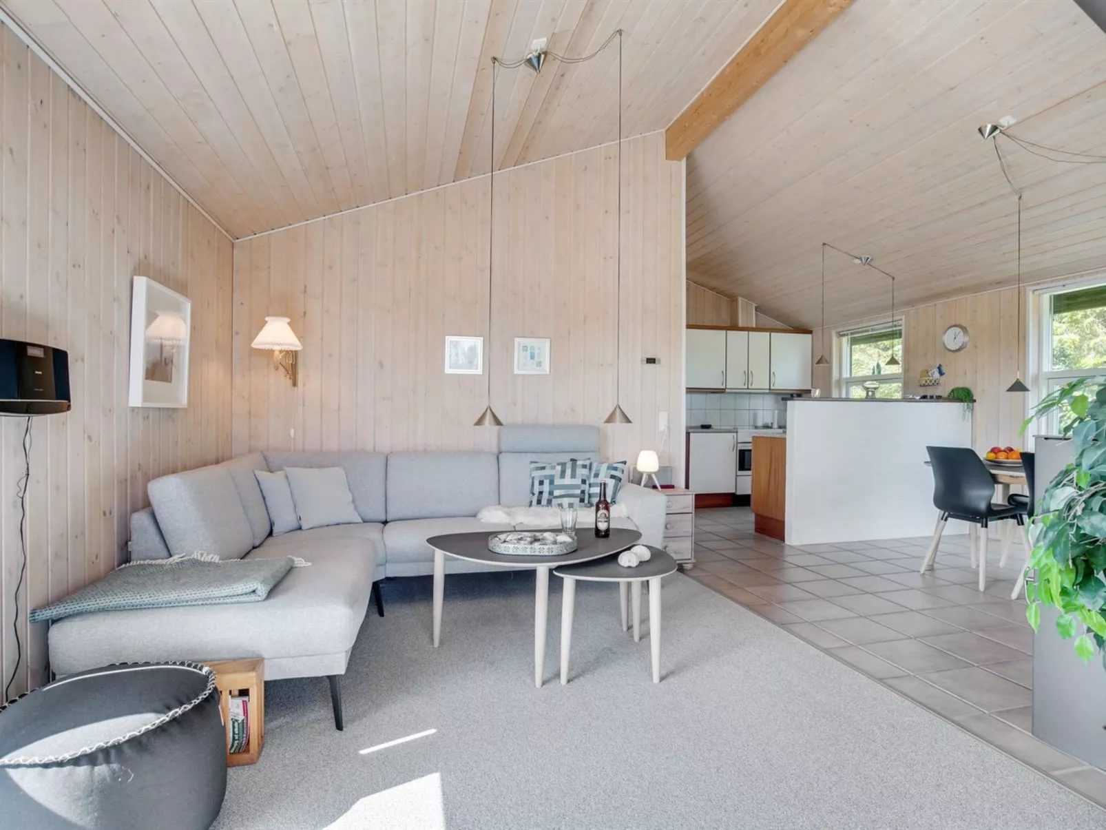 "Elsabet" - 750m from the sea-Drinnen