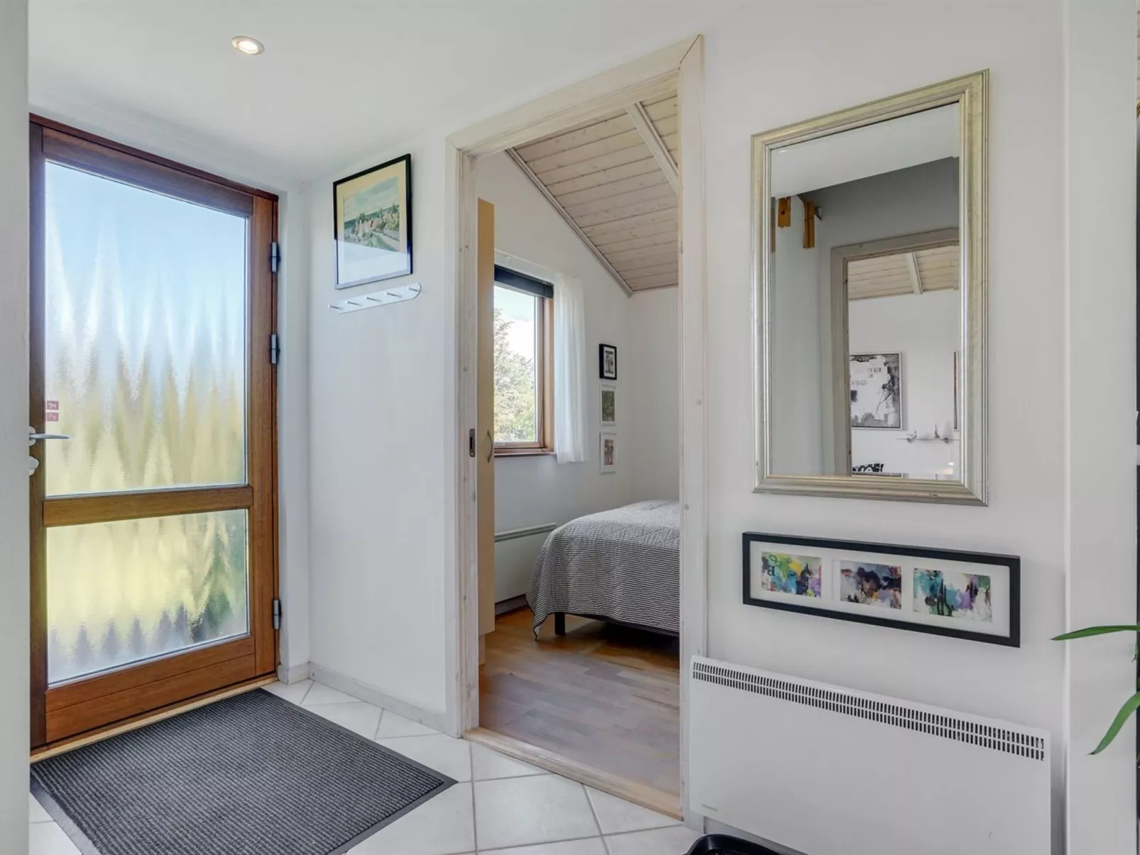 "Gudmunda" - 200m to the fjord-Dedans