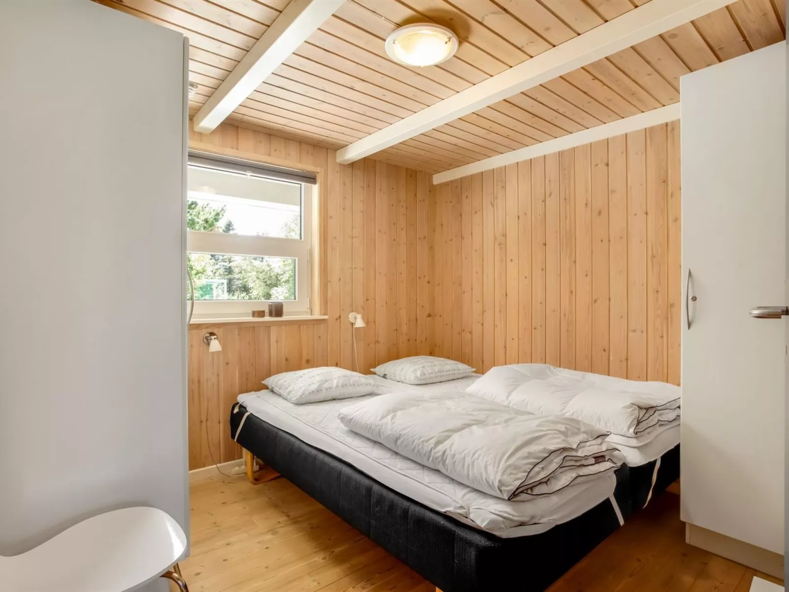 "Winder" - 1.3km from the sea-Inside