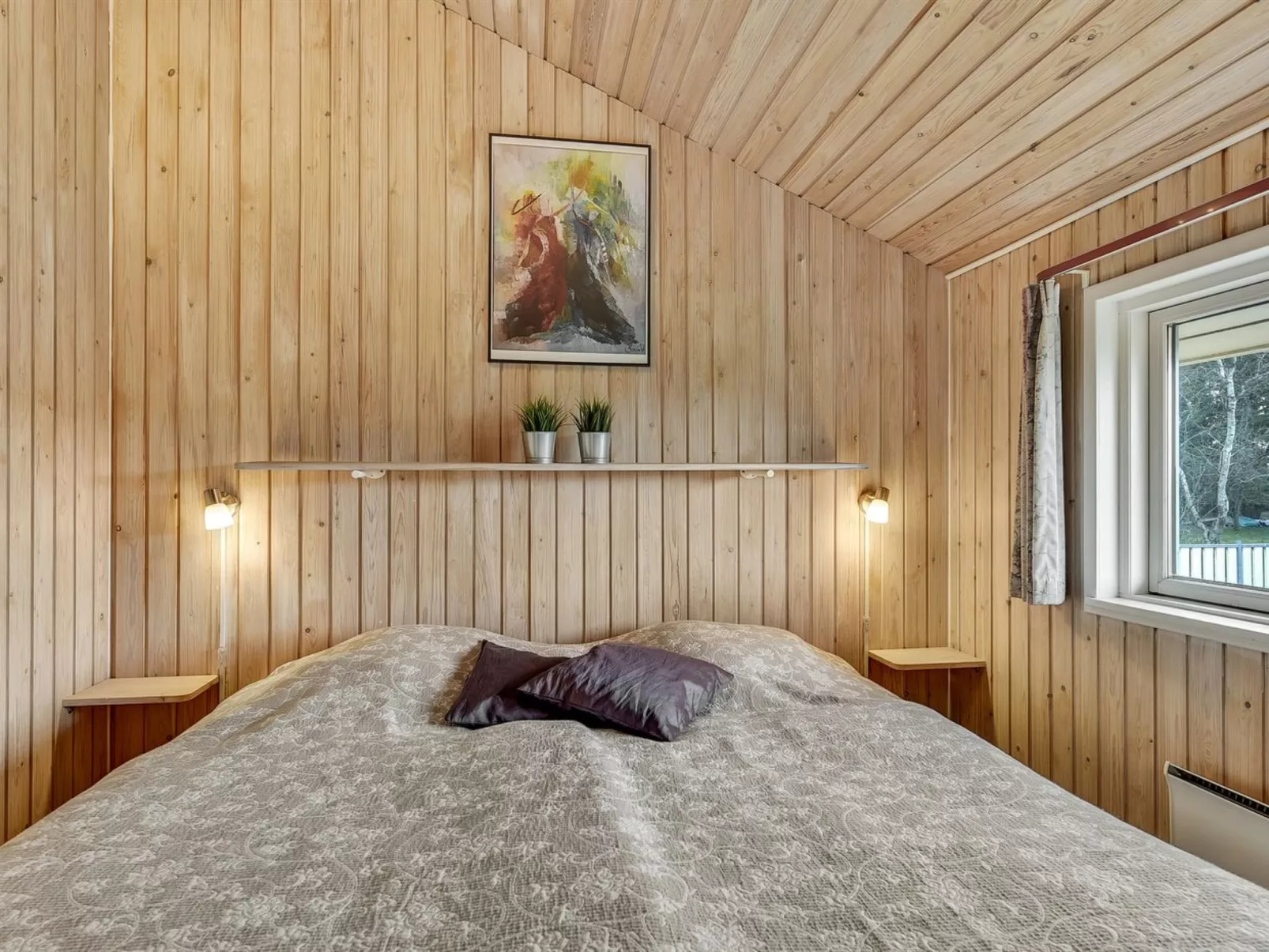 "Hjalmar" - 400m from the sea-Inside