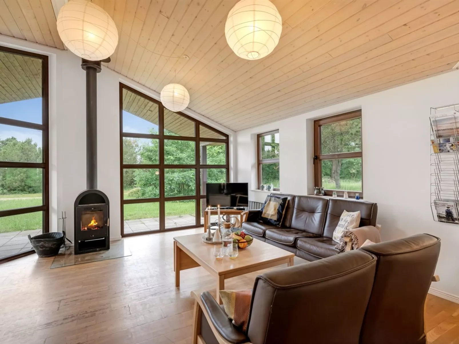 "Silvia" - 300m to the fjord-Inside