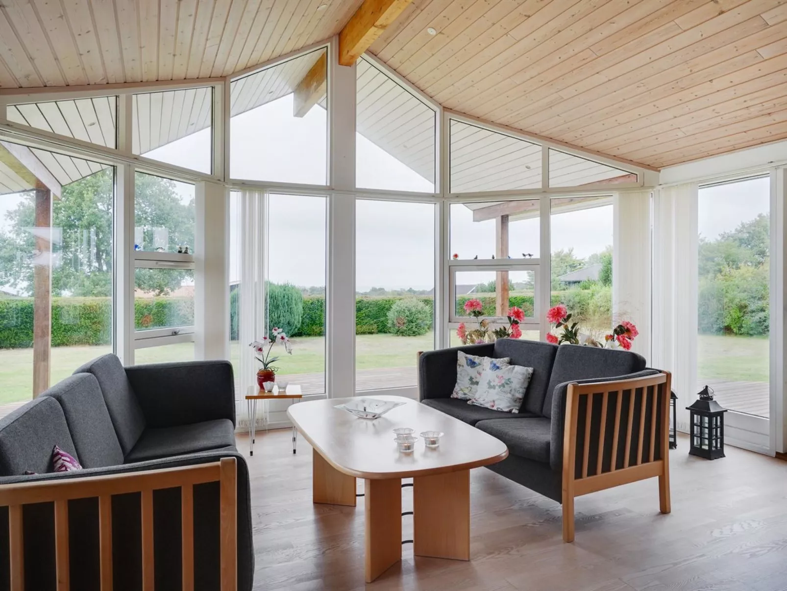 "Kimi" - 800m from the sea-Inside