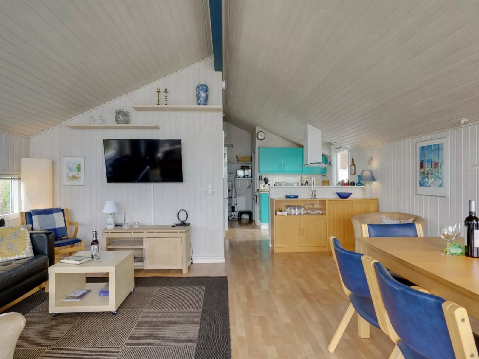 "Heimeram" - 150m from the sea-Dedans