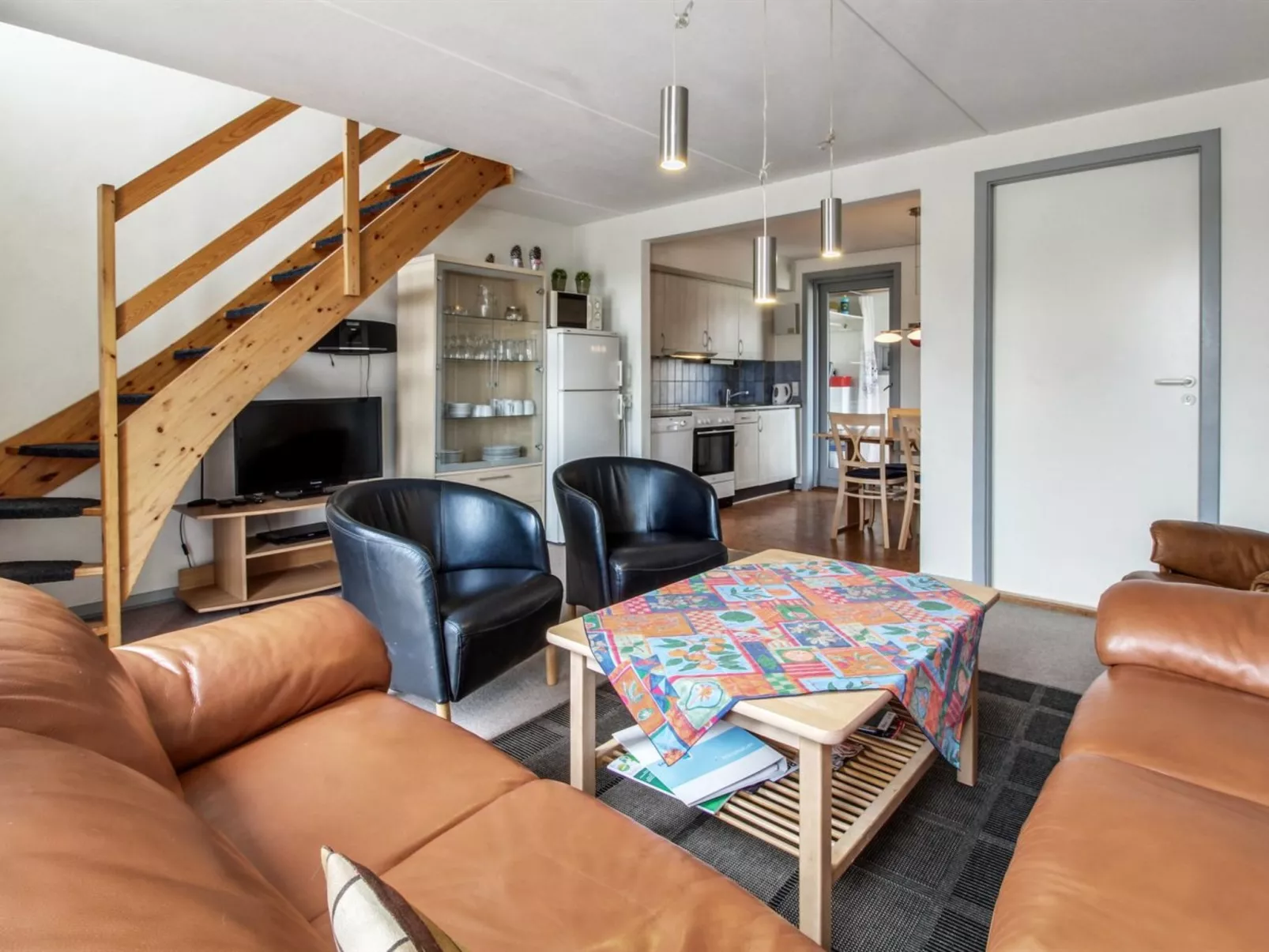 "Rebus" - 2.3km from the sea - Drinnen