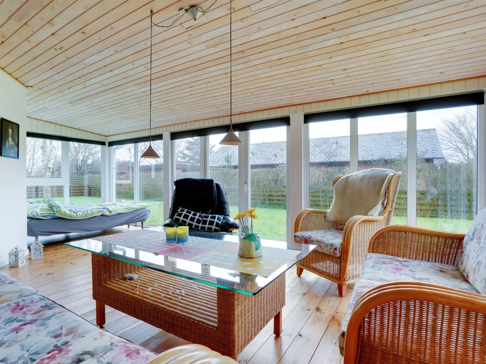 "Philip" - 2km from the sea-Inside