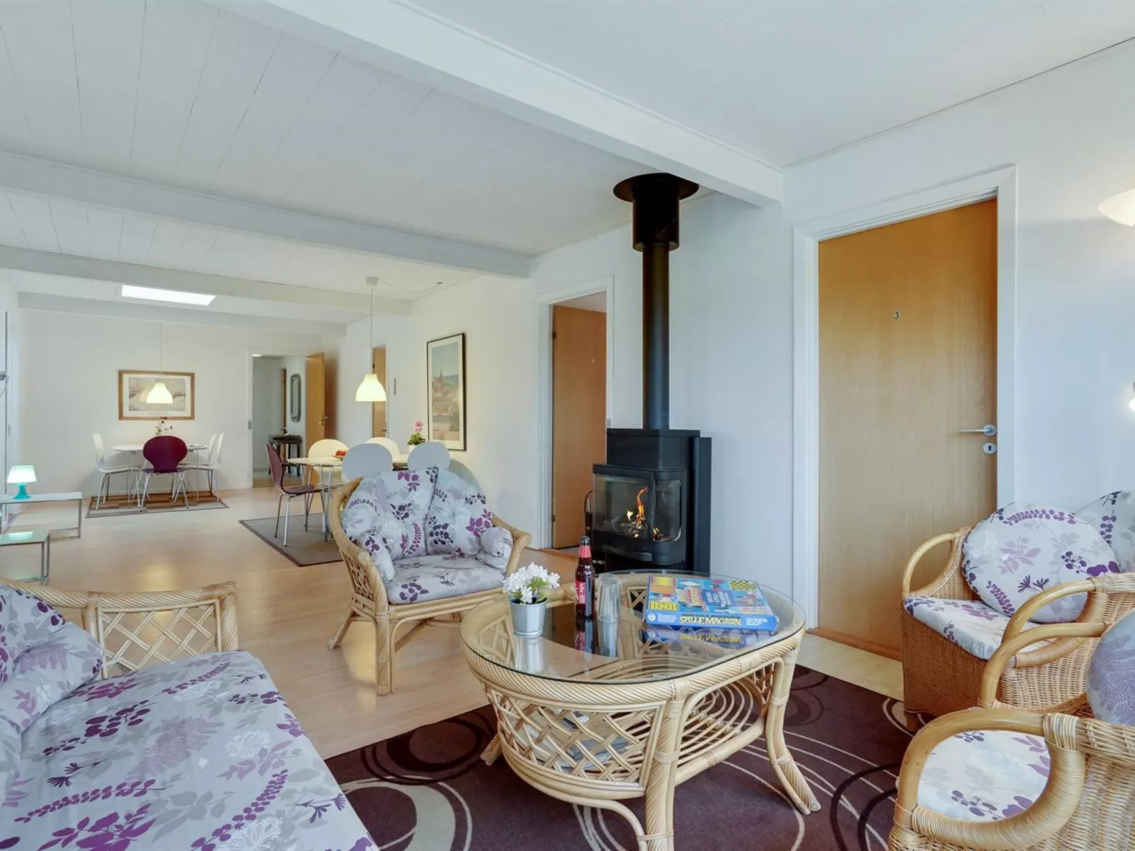 "Vogn" - 500m to the fjord-Inside