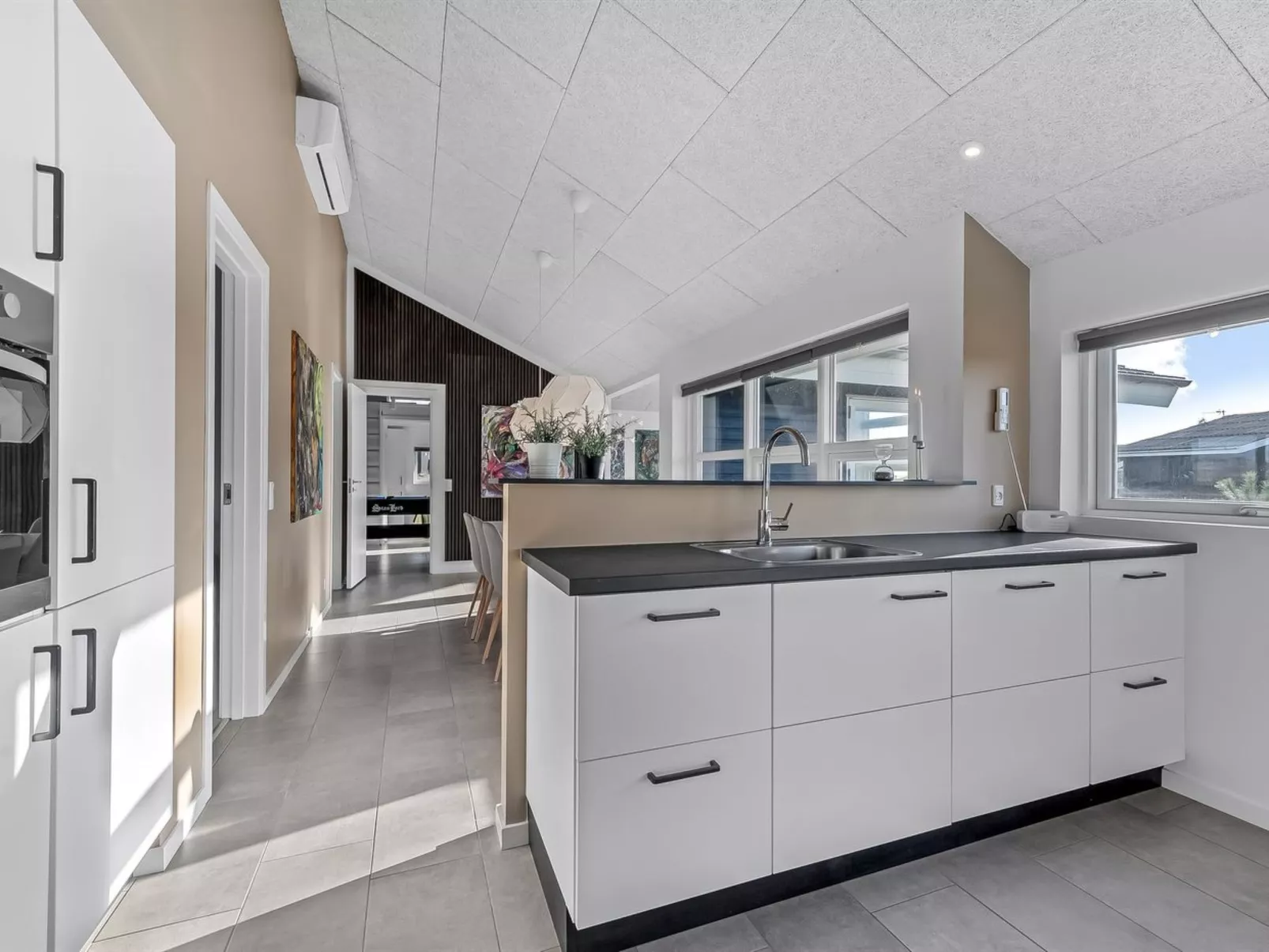 "Niesina" -  from the sea-Drinnen