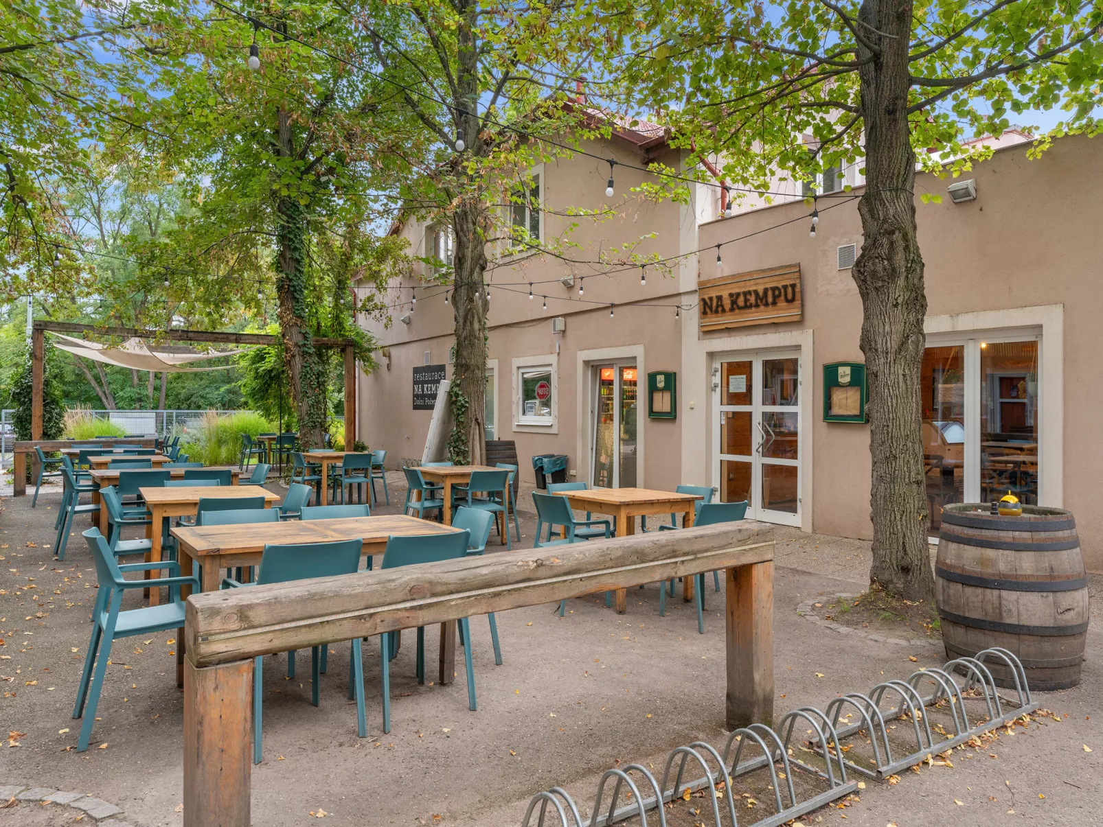 Sunset Terrace-Inside