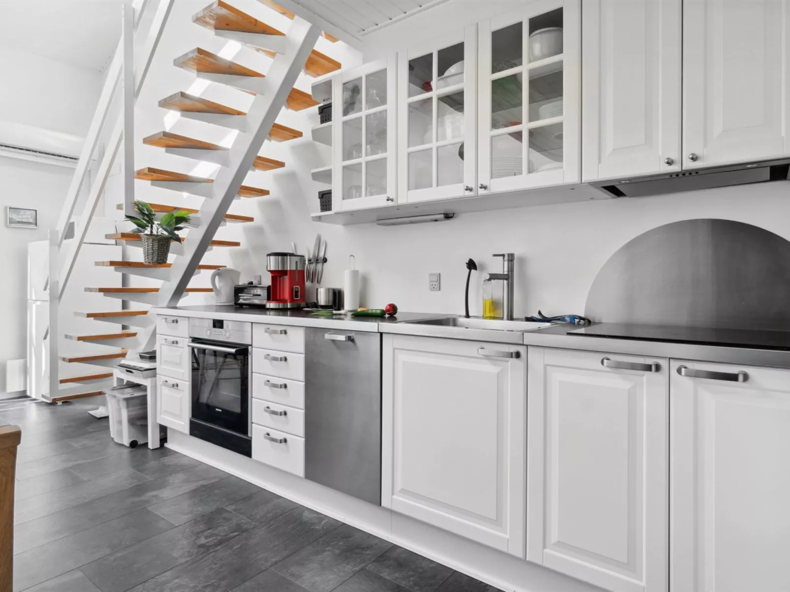 "Hermanda" - 100m to the fjord-Drinnen