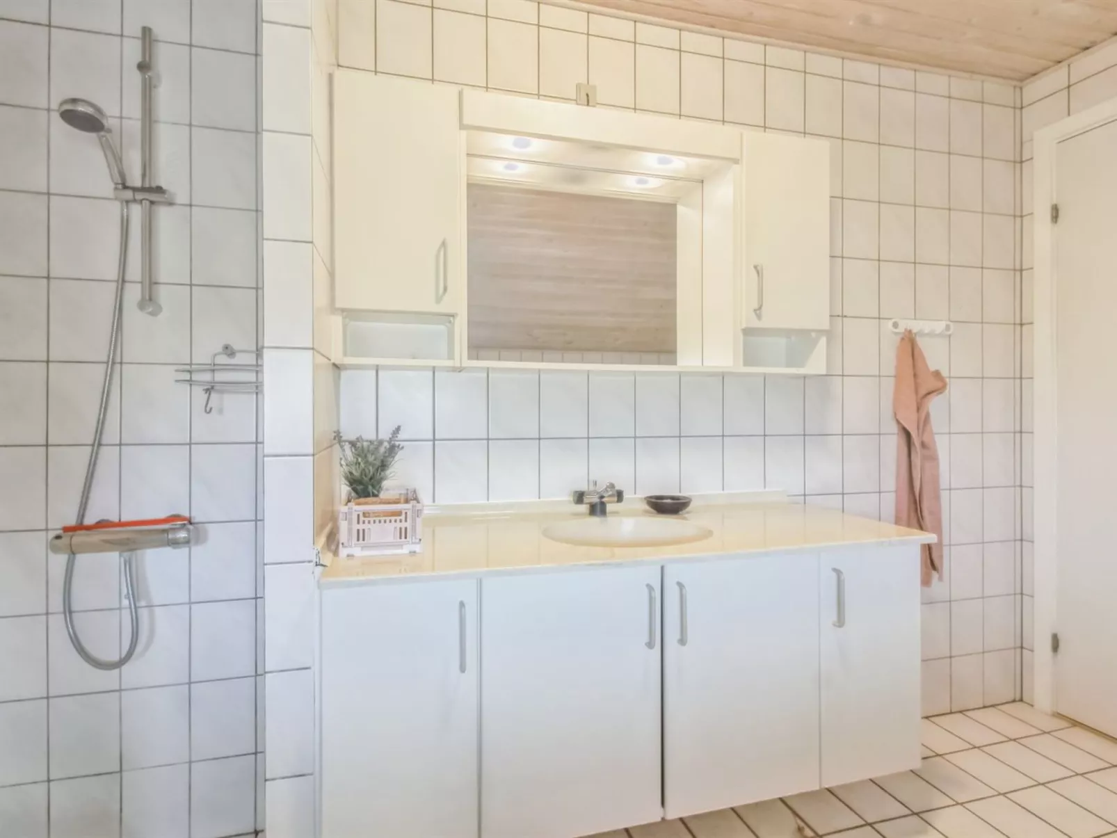 "Madsen" - 500m from the sea-Inside