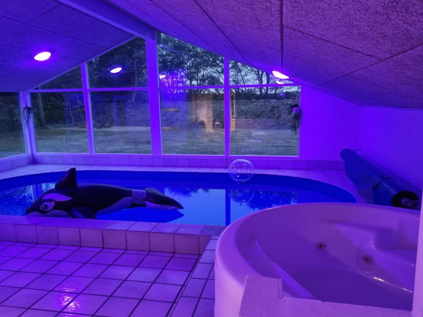 "Nina" - 700m to the fjord-Outside